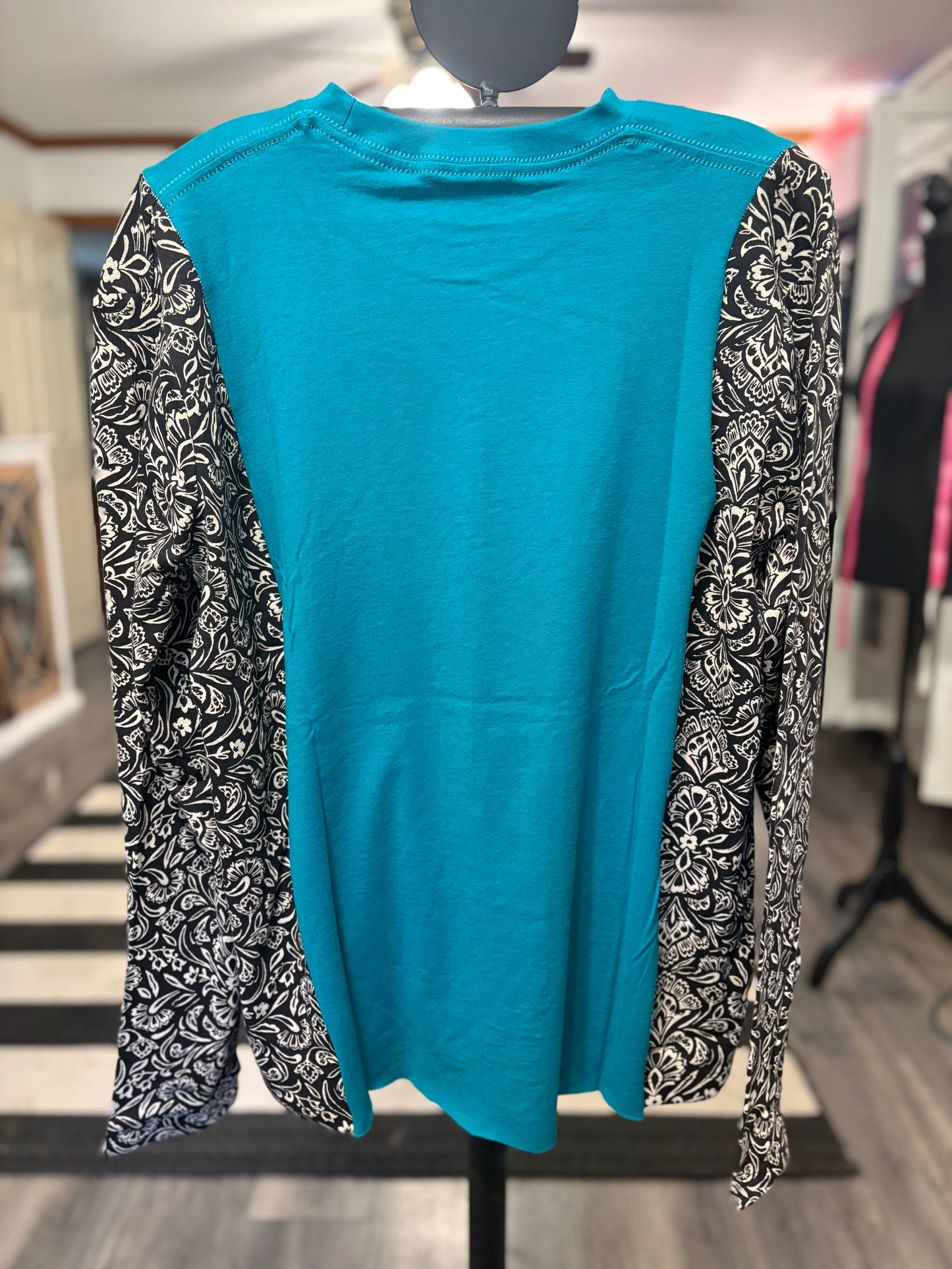 Scooby Doo Long Sleeve Knit Tee One Size Fits a Small to XXL
