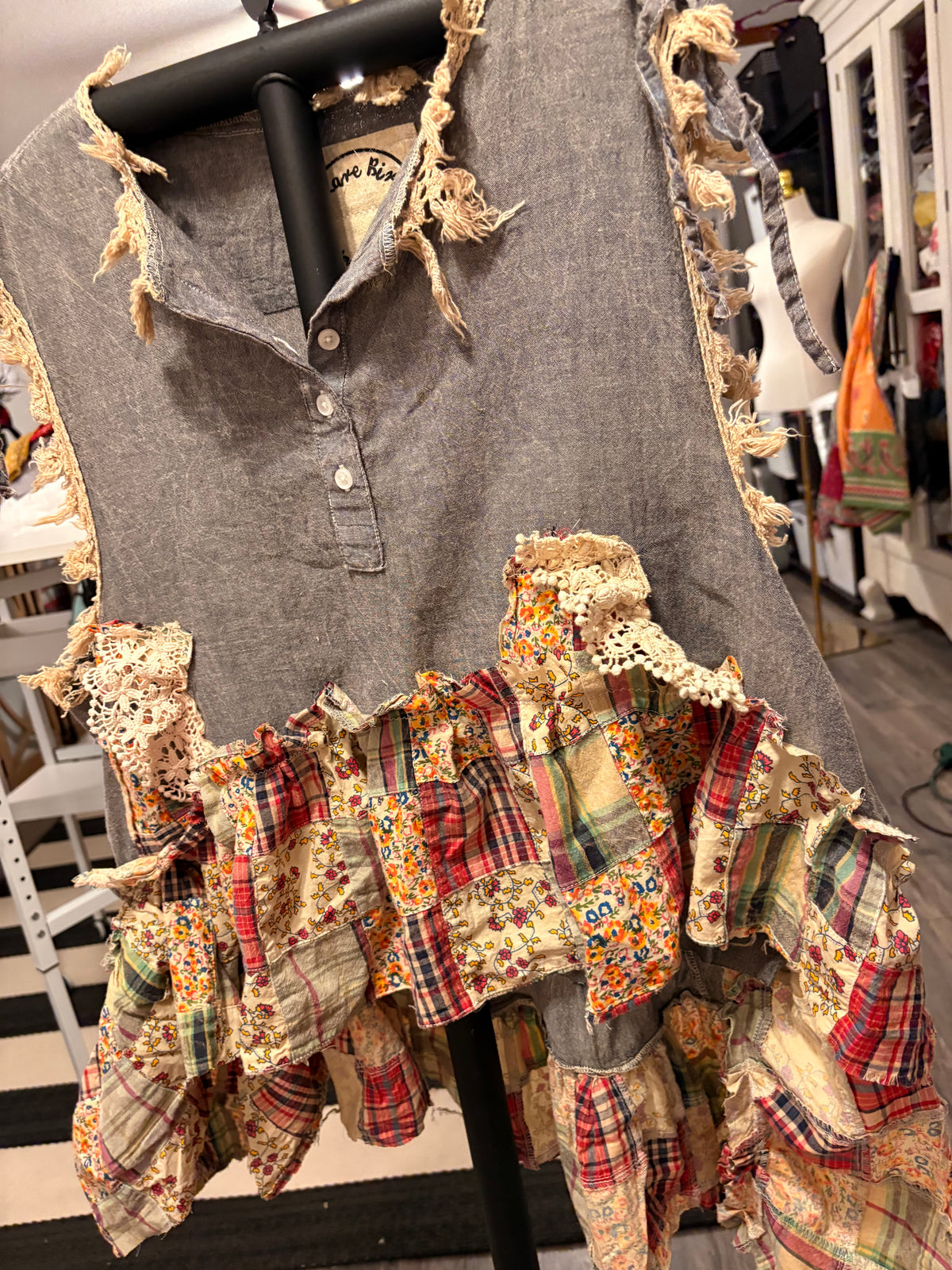 Holly Prairie Hi/Lo Top Fits a Large/XL