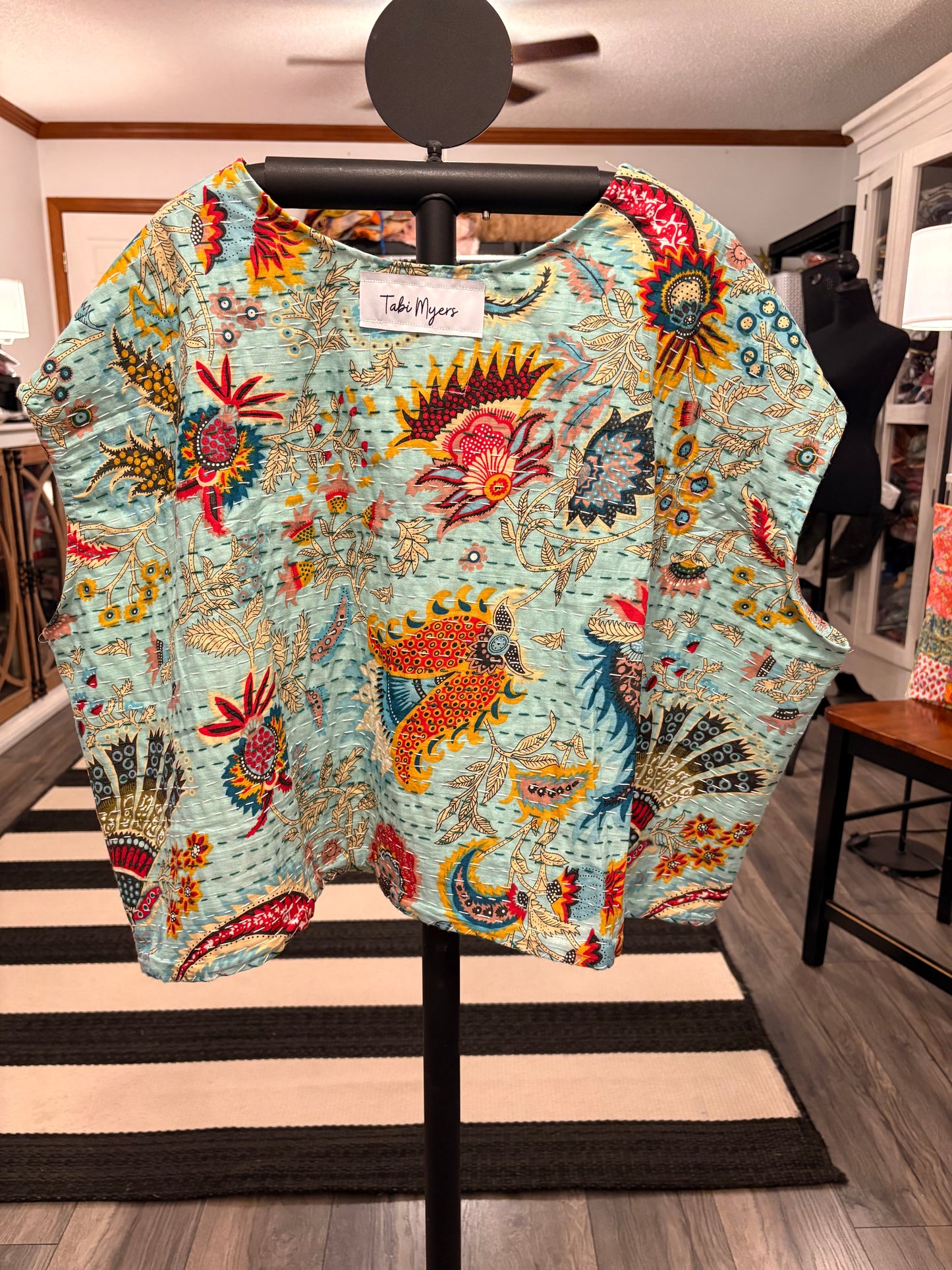 Amanda Kantha Top One Size Fits a Small to XXL