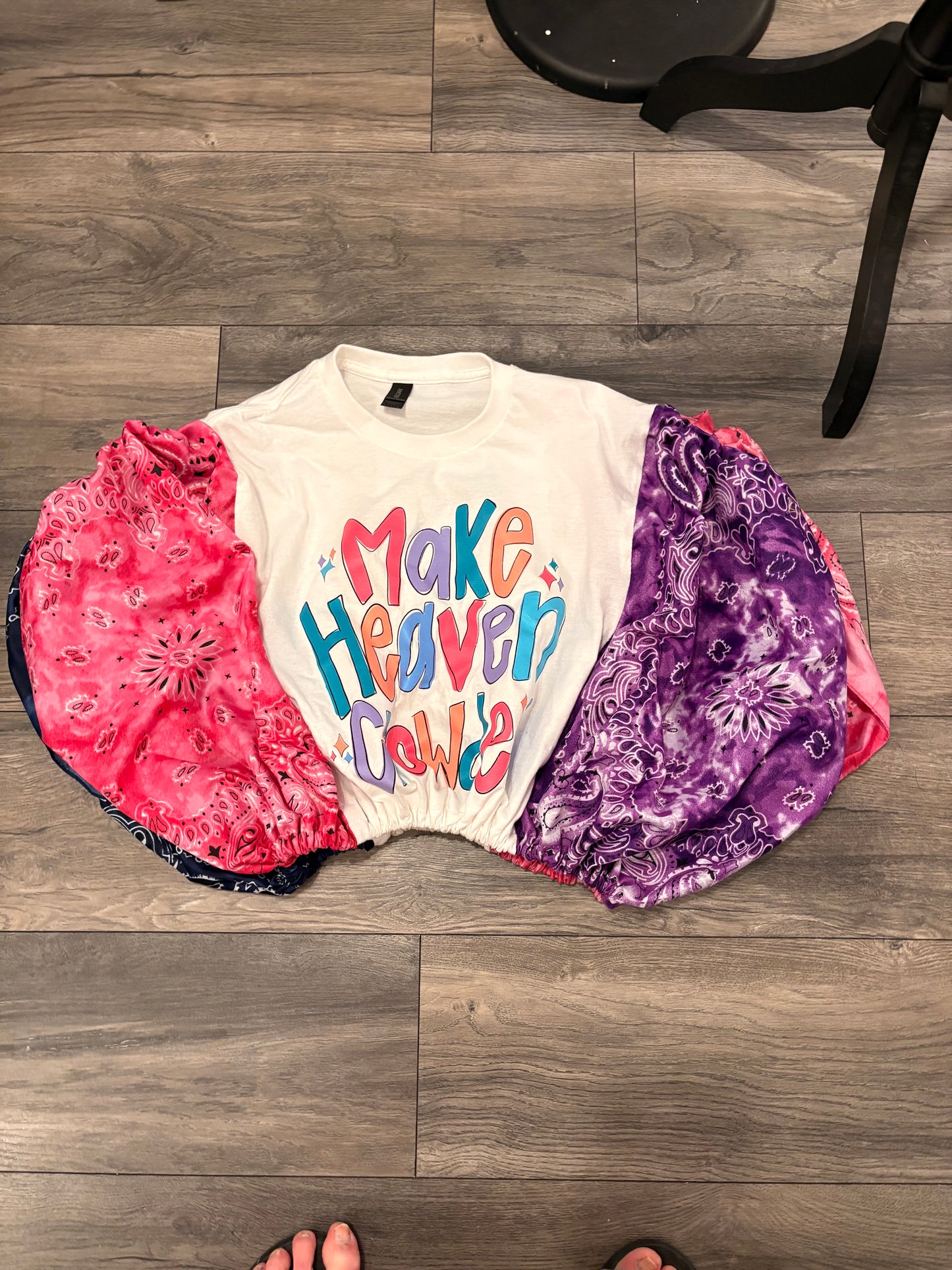 Make Heaven Bubble Bandana Sleeve Tee Fits a Small to Large