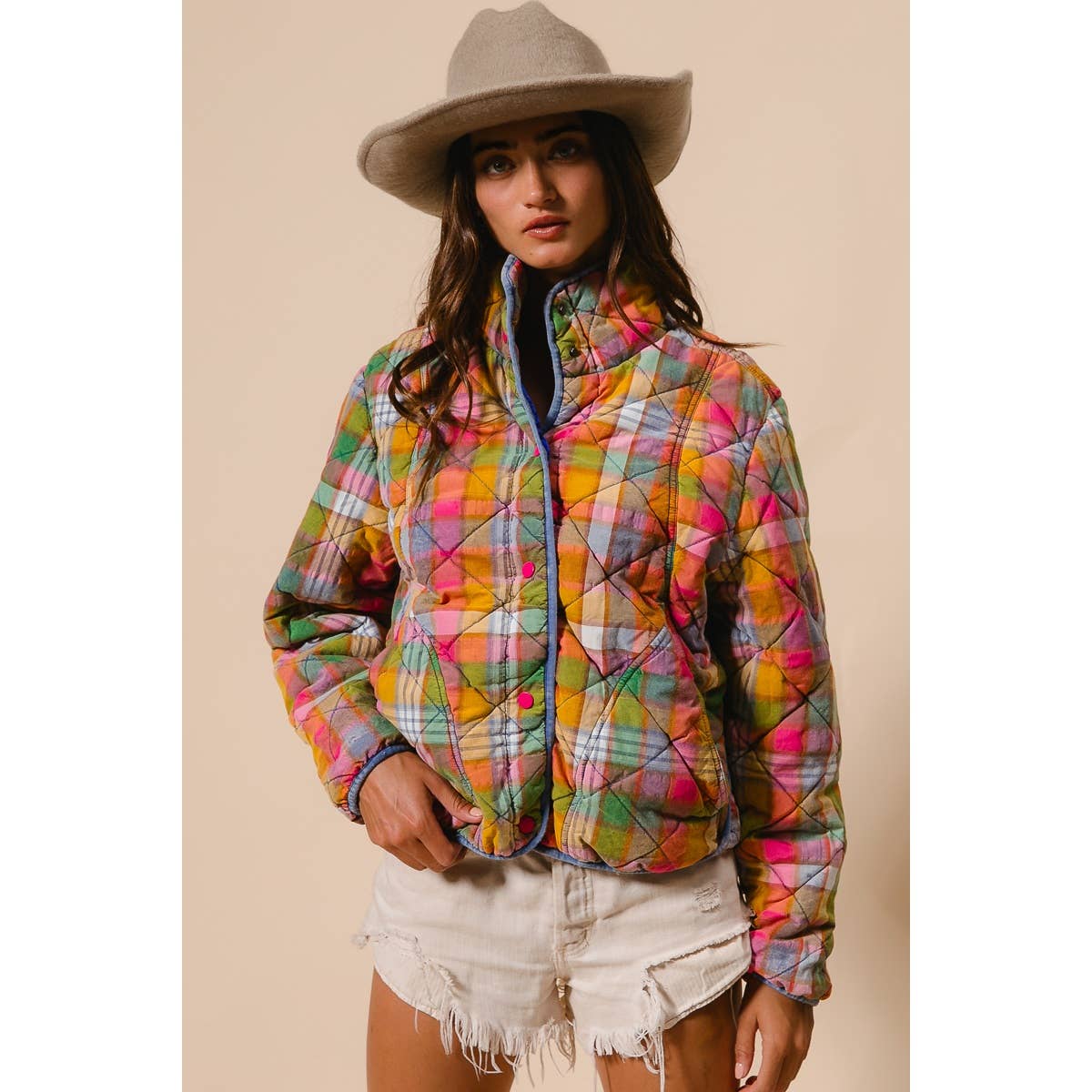 BLEACHED VINTAGE PLAID QUILTED JACKET WITH POCKETS: STAINED GLASS / XL