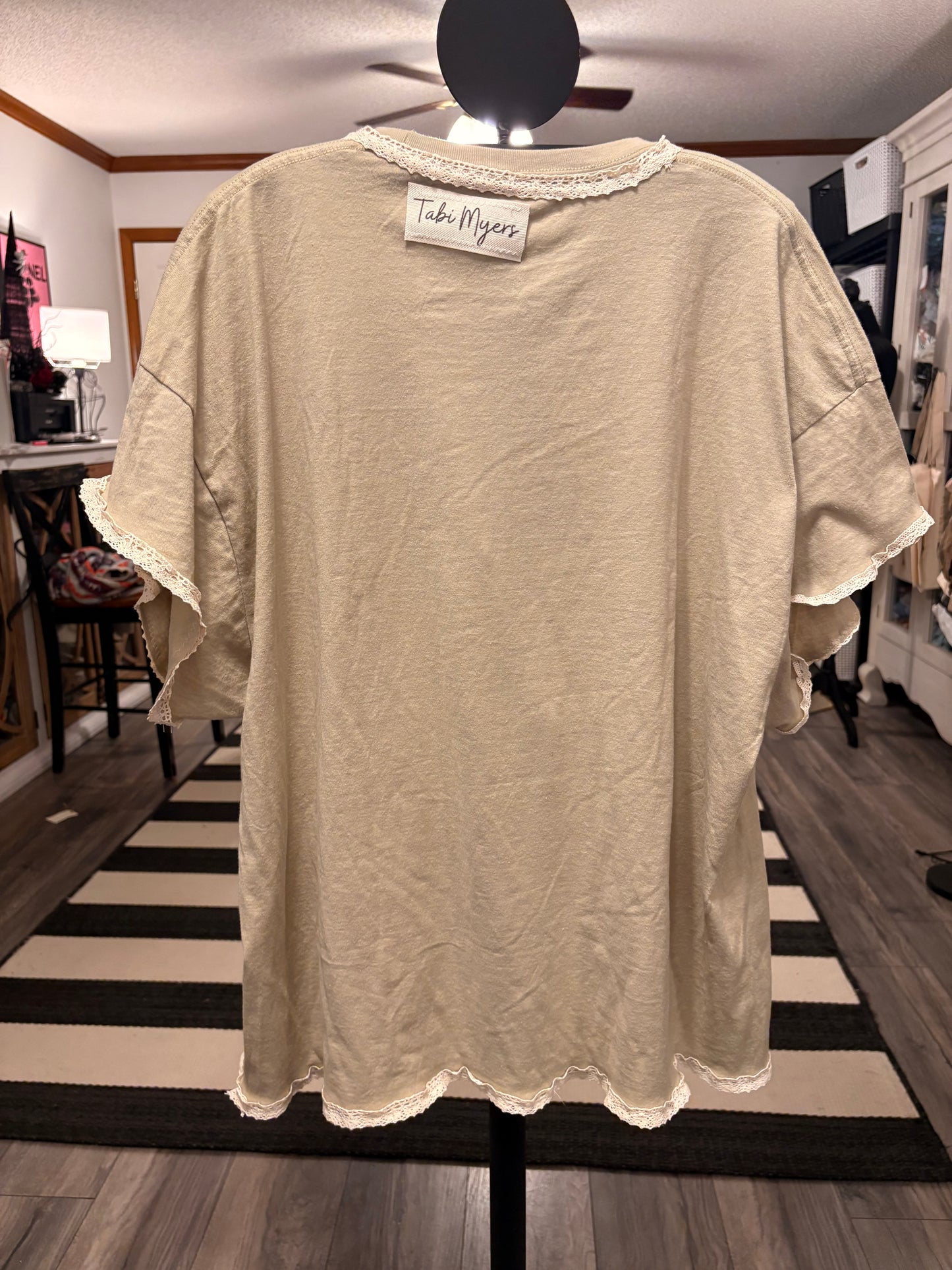 Wild Things Pretty Little Tee One Size Fits a Medium/Large