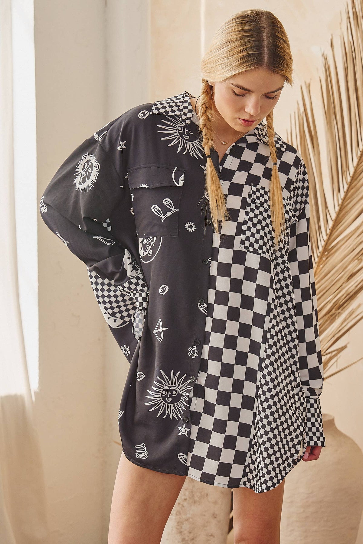 MIXED PRINT OVERSIZED BUTTON SHIRT: BLACK/WHITE