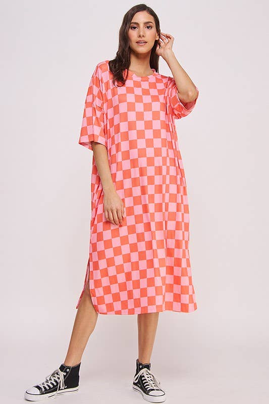 1/2 SLEEVE RIBBED CHECKERBOARD MIDI DRESS: RED/PINK