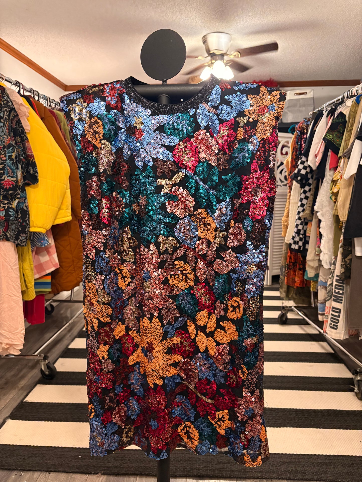 Easel Floral Sequin Dress Large
