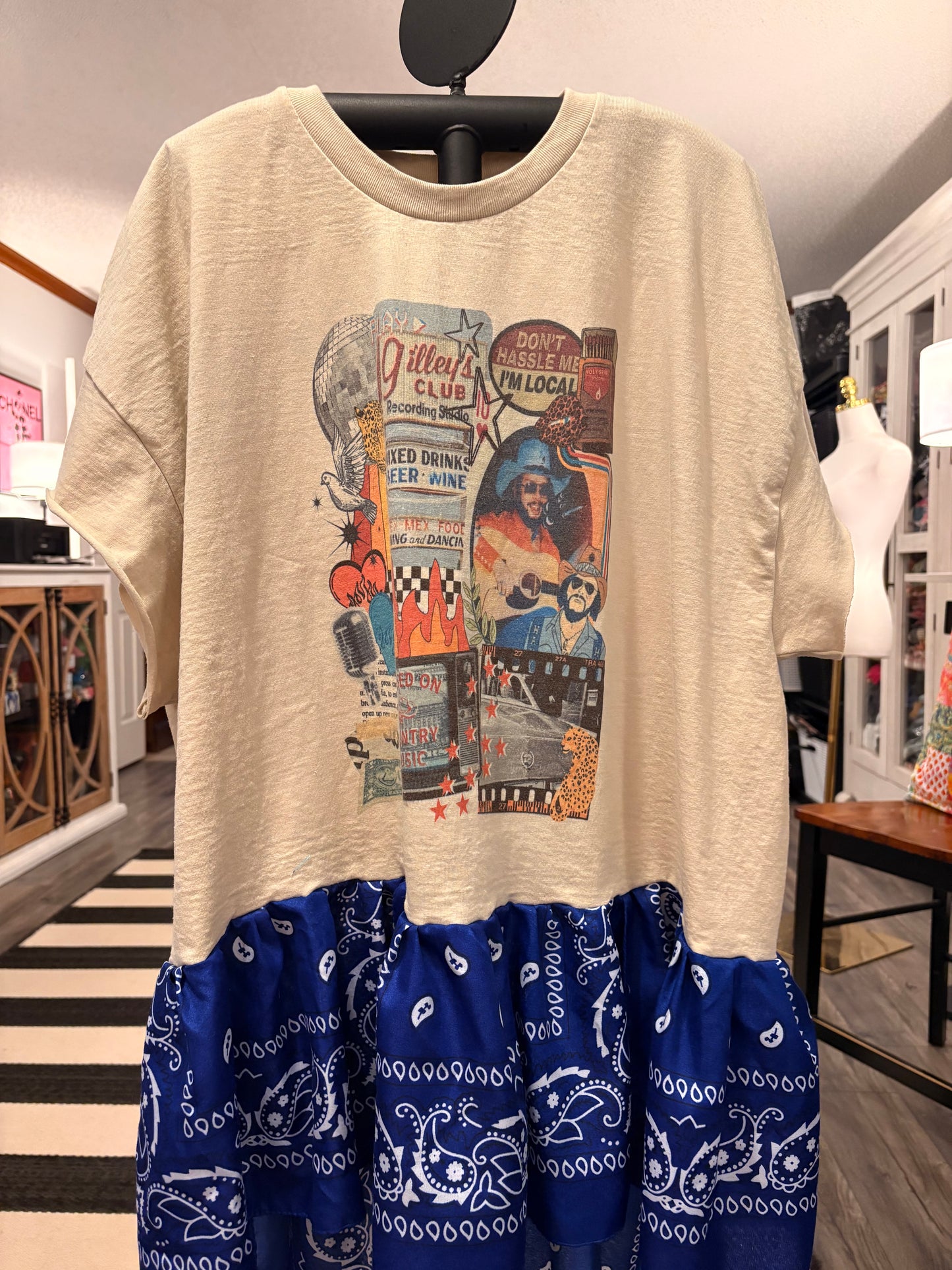 Urban Cowboy Drama Ho/Lo Bandana Tee One size fits a Large to 2X 10-16