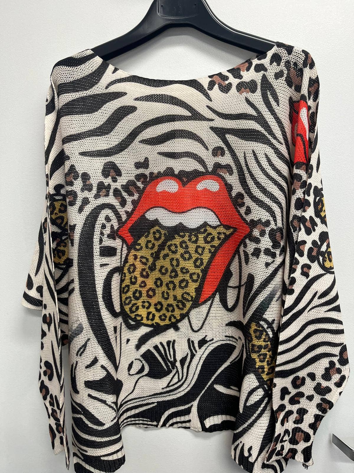 VI374 Black Lip Animal Round Knit Printed Sweater LOOWIE