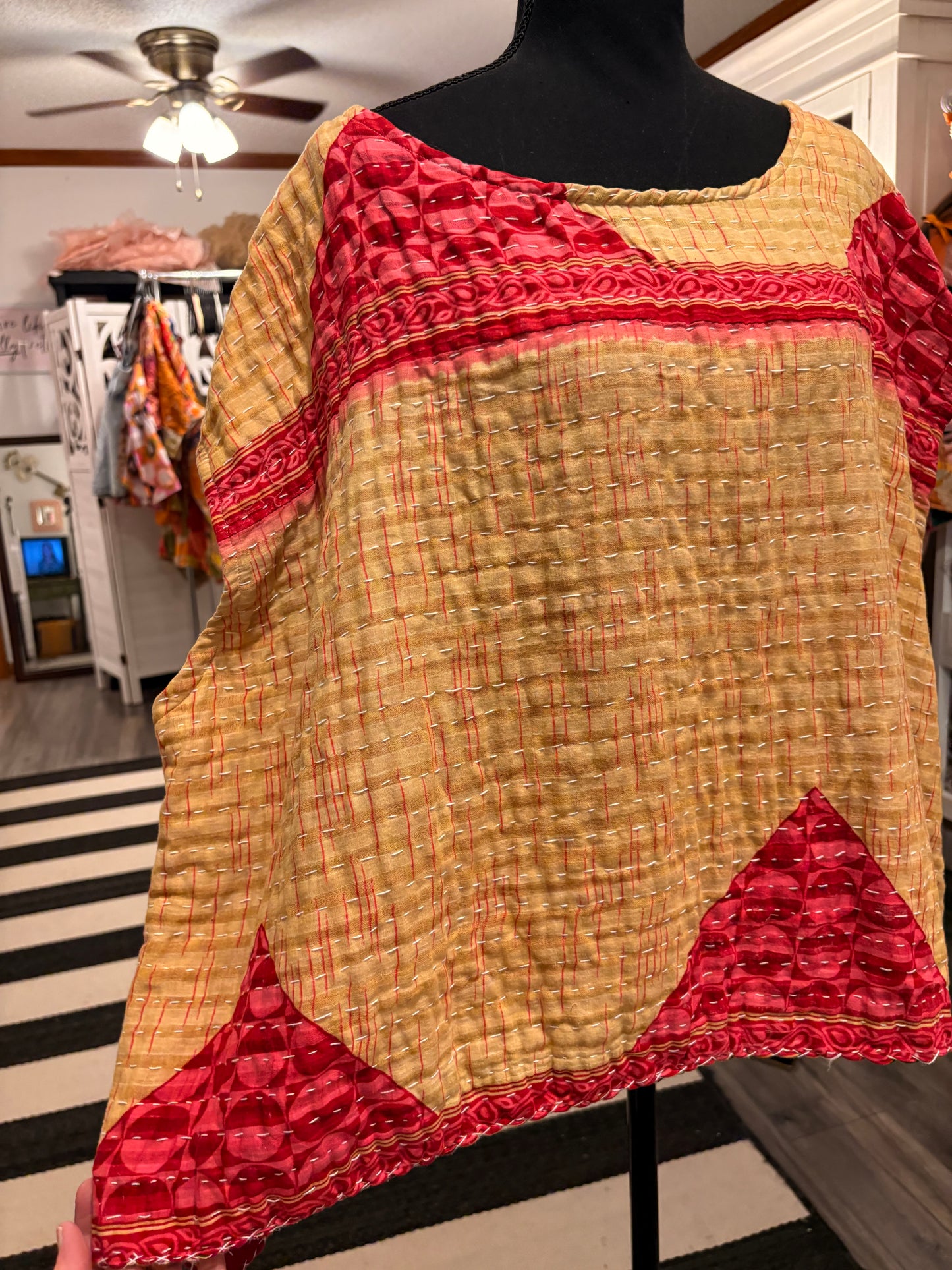 Maureen Kantha Top One Size Fits a Small to XL 6-14