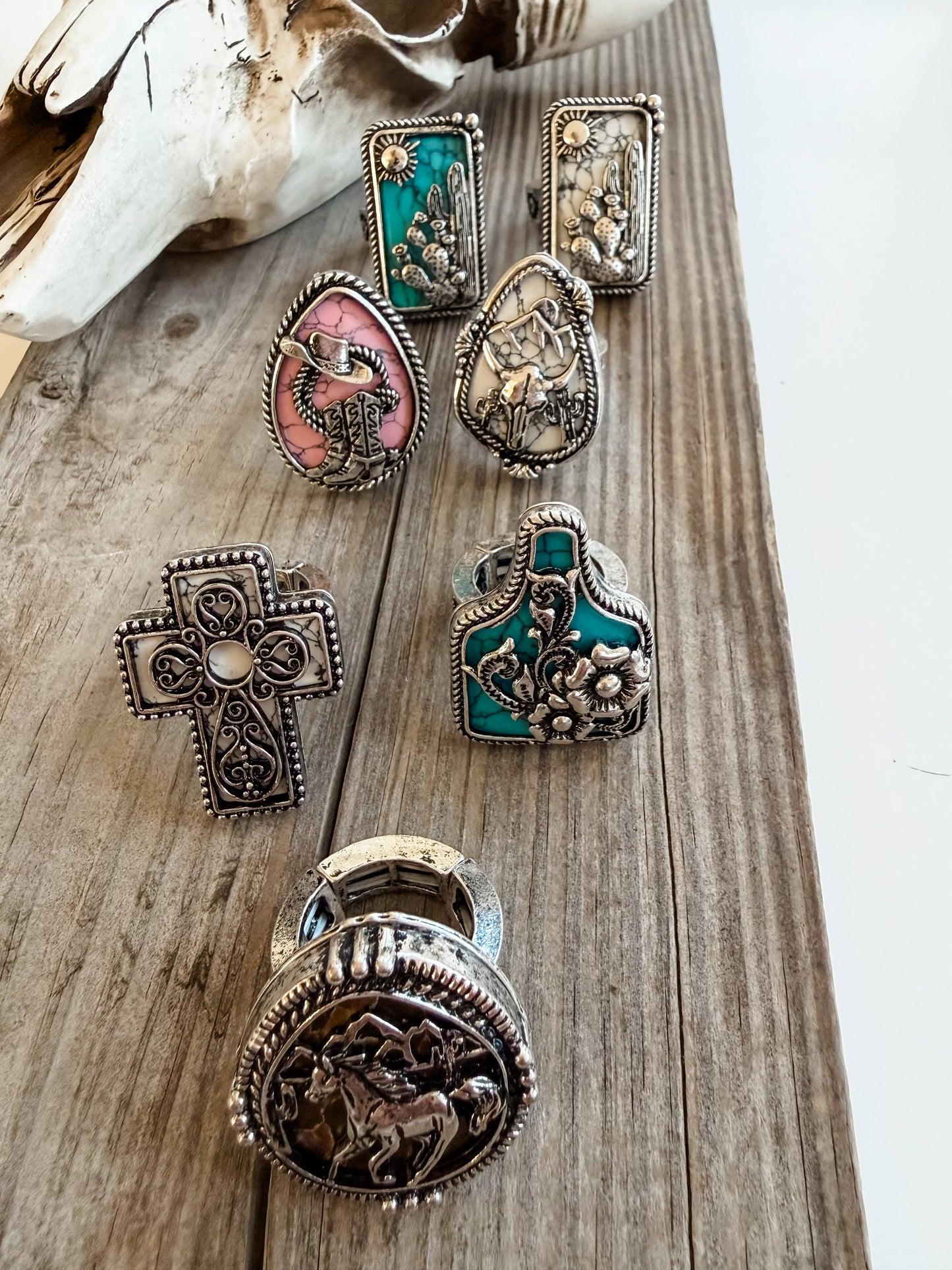 Western Style Stone Pendant Cutout Stretch Ring: RECTANGLE - WHITE - DESERT