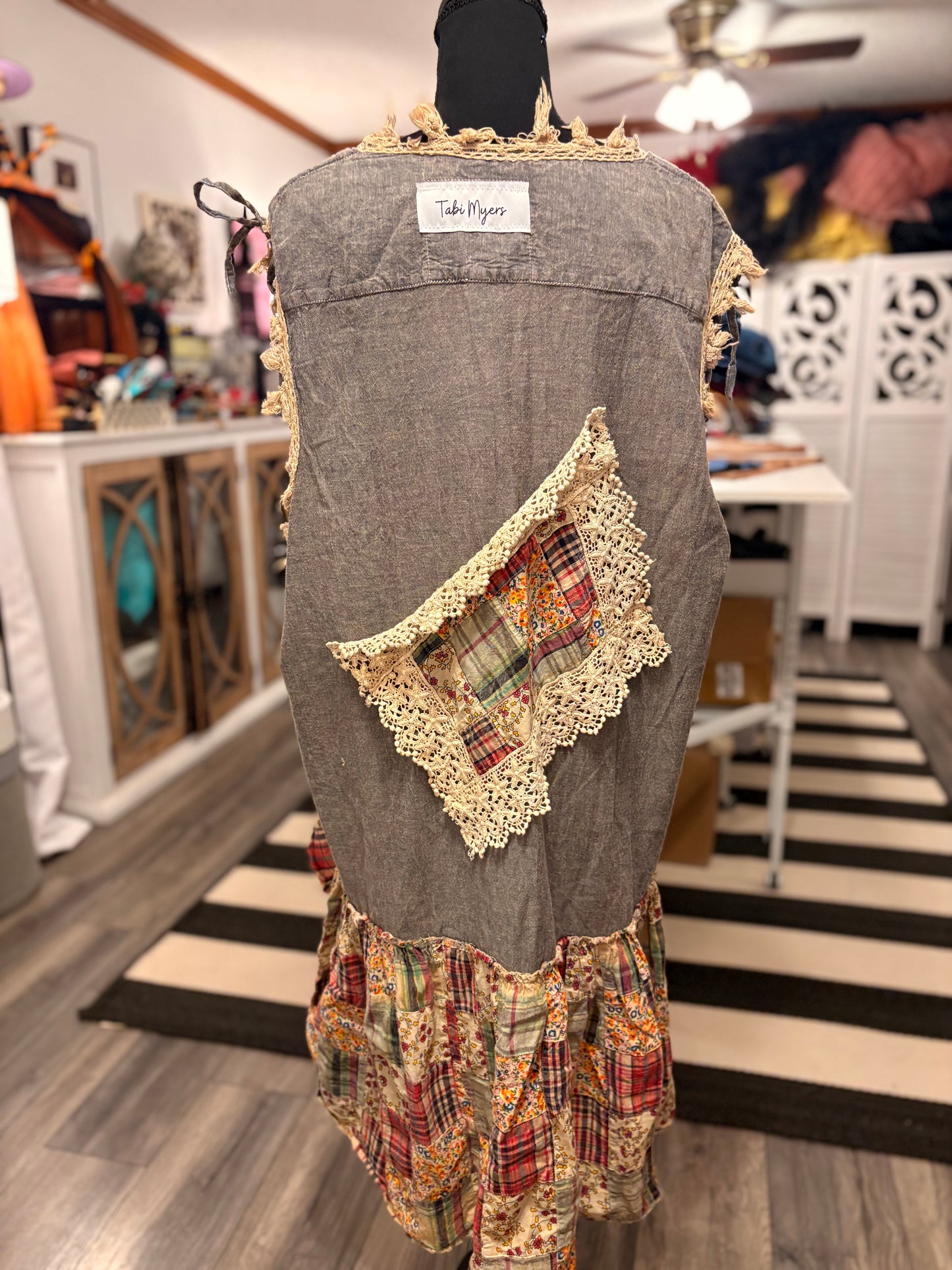 Holly Prairie Hi/Lo Top Fits a Large/XL