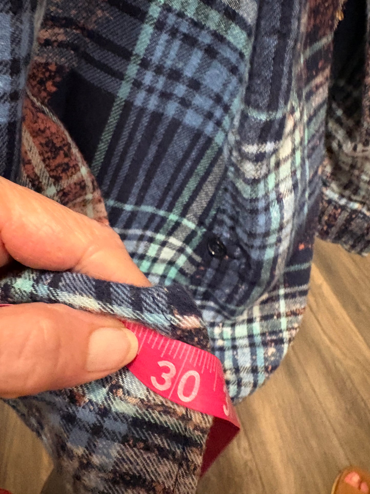 Lynard Skynard Flashy Flannel
Fits a Small to Large 2-12