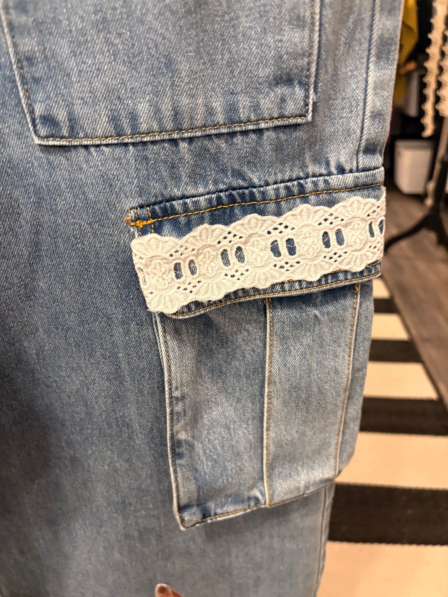 Benny “Junk” Jean Cargo Pants Size Large )10/12