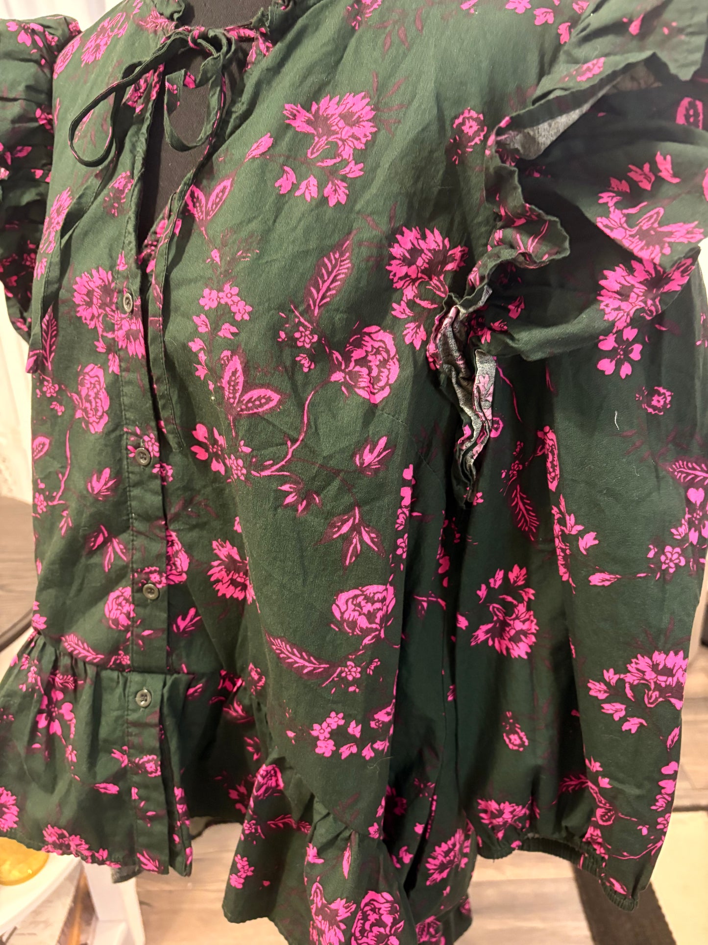 Sami Hi/Lo Top Fits a Large/XL