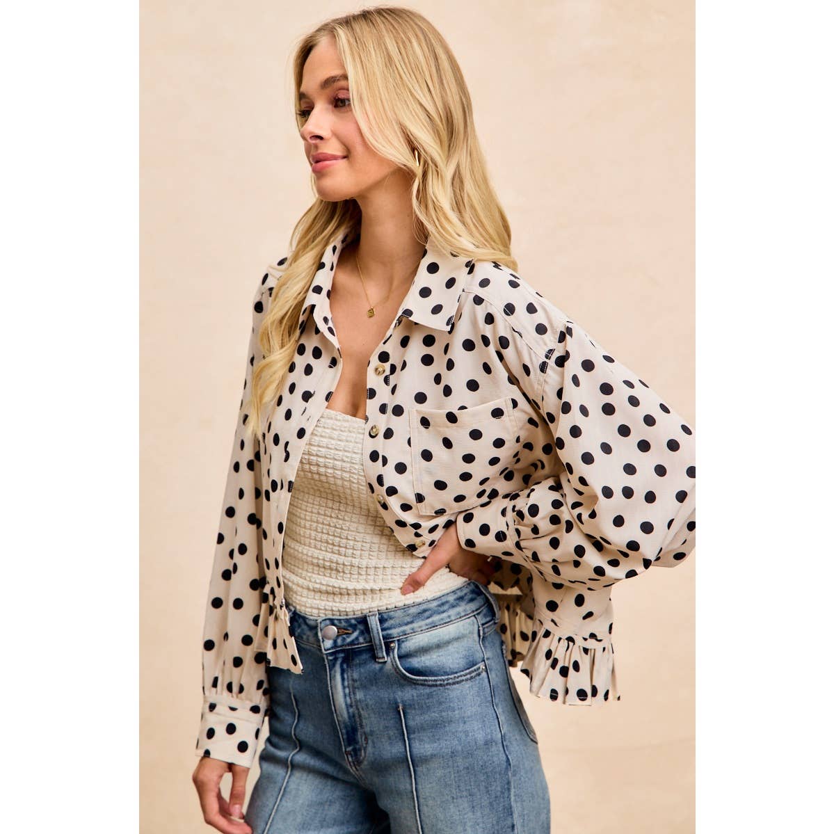 CRINKLE POLKA DOT RUFFLED HEM BUTTON UP SHIRT TOP: CREAM/BLACK / L 10-14