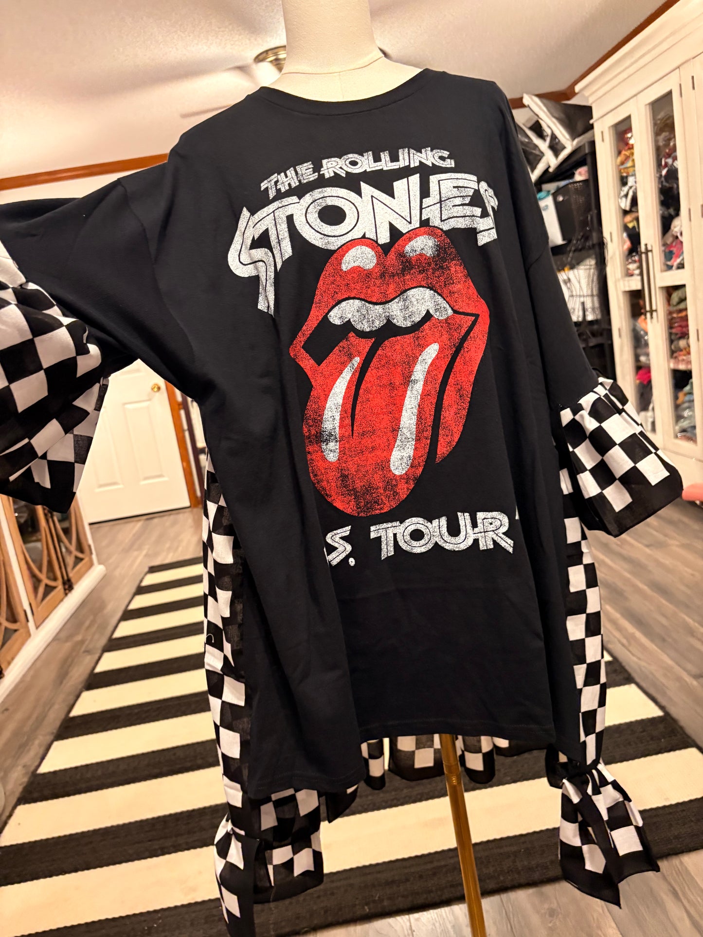 Stones Bandana Hi/Lo Queen Top One Size Fits a Small to XXL