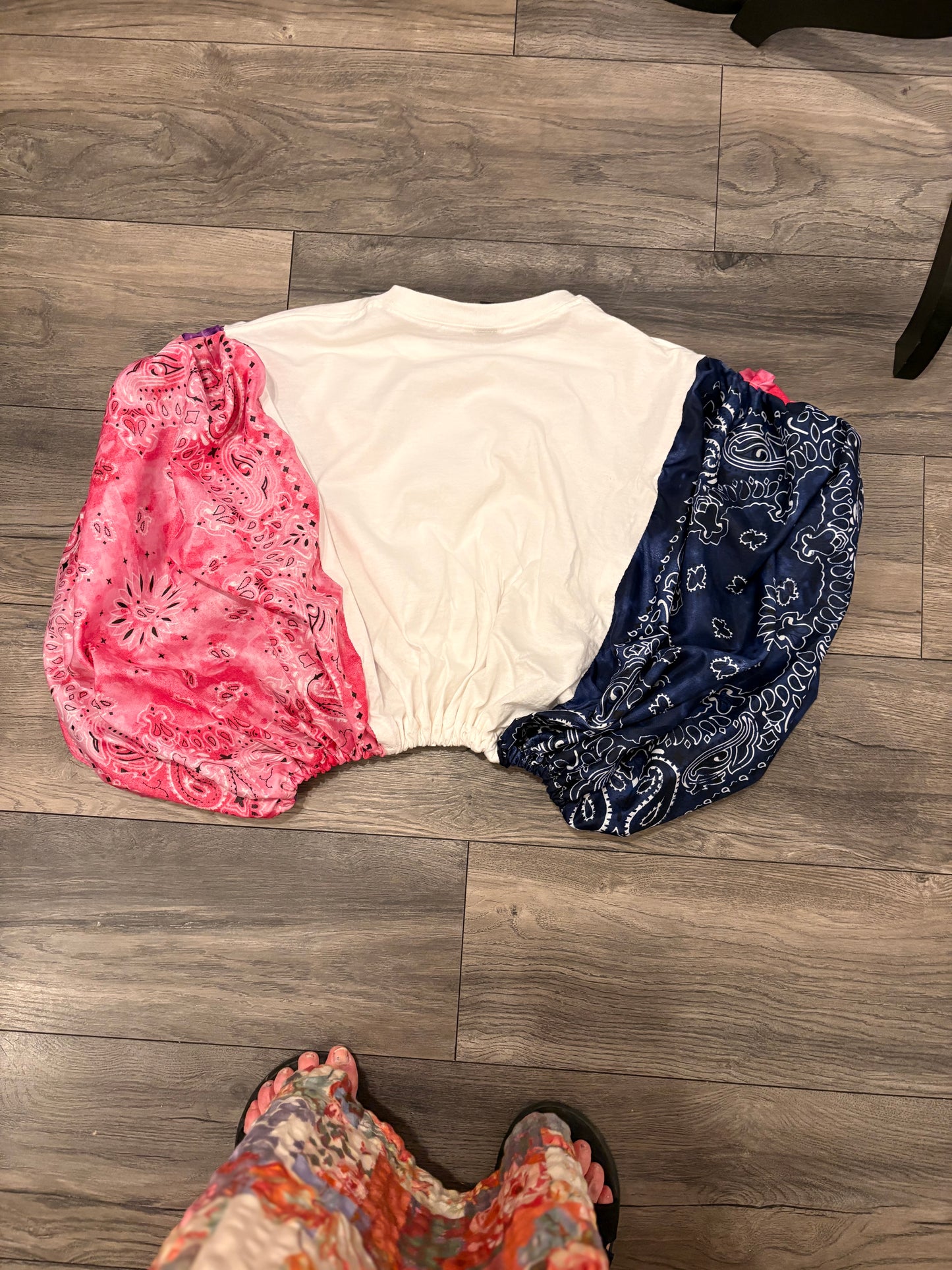 Make Heaven Bubble Bandana Sleeve Tee Fits a Small to Large