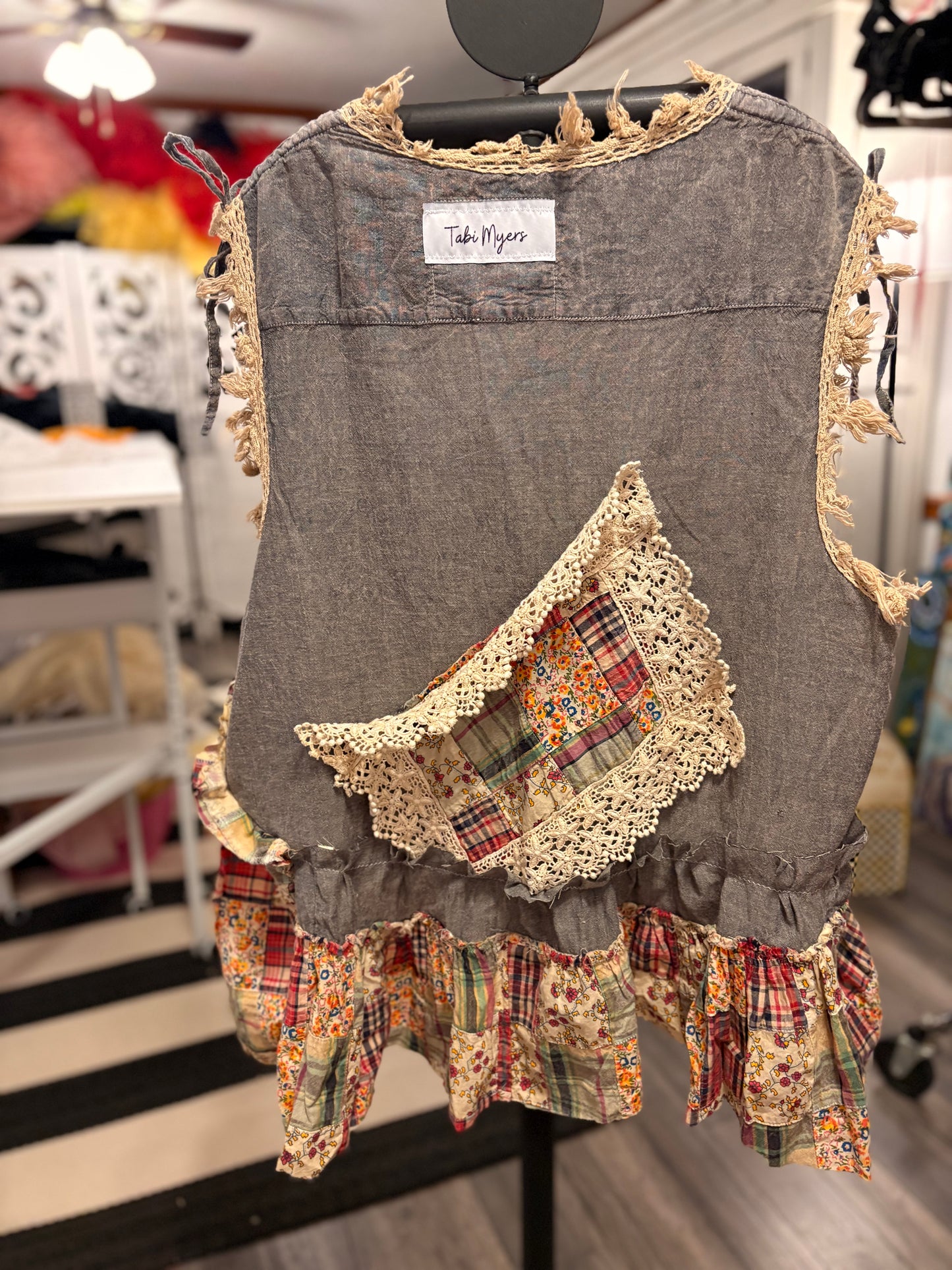 Holly Prairie Hi/Lo Top Fits a Large/XL