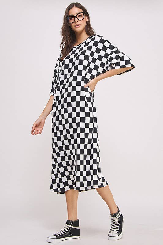 1/2 SLEEVE RIBBED CHECKERBOARD MIDI DRESS: BLACK/WHITE