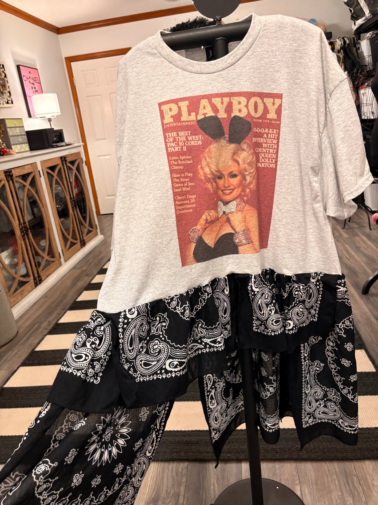 Playboy Dolly Drama Ho/Lo Bandana Tee One size fits a Large to 2X 10-16