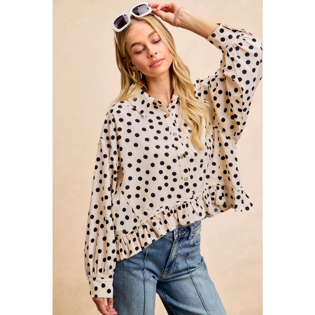 CRINKLE POLKA DOT RUFFLED HEM BUTTON UP SHIRT TOP: CREAM/BLACK / XL 14-18