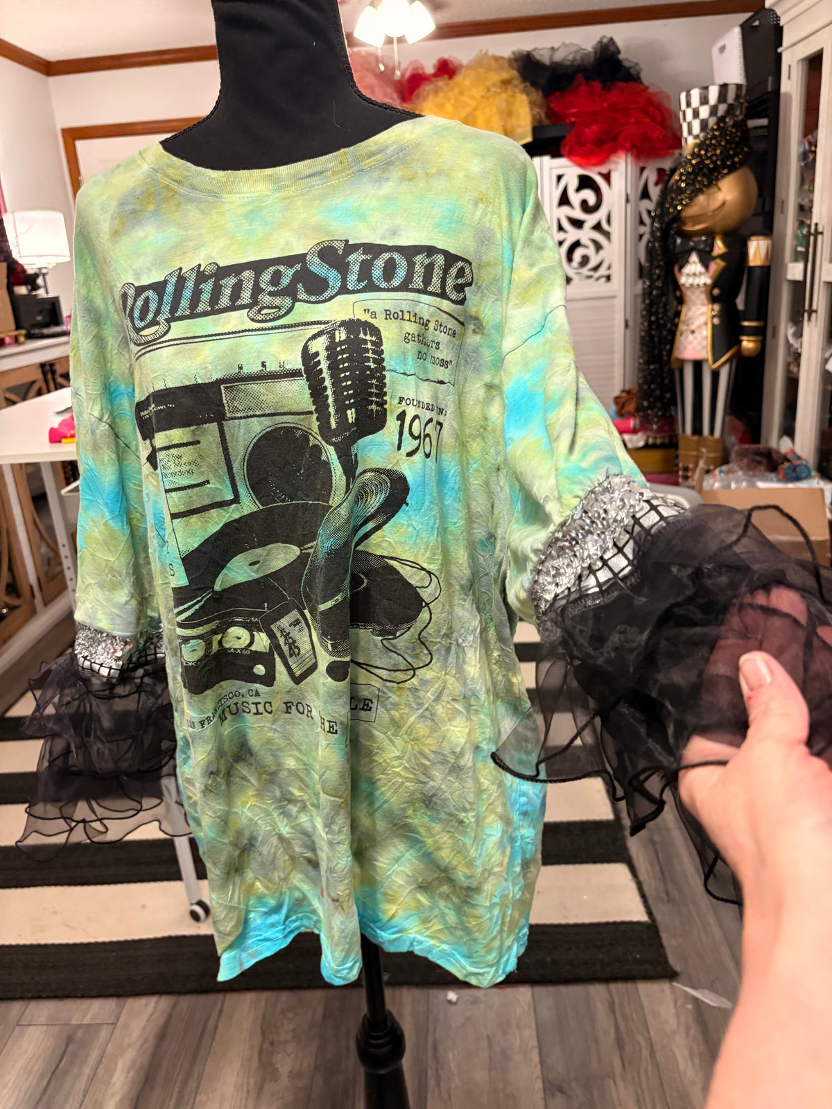 Music For The People Glam   Tee One Size fits a Small to XXL