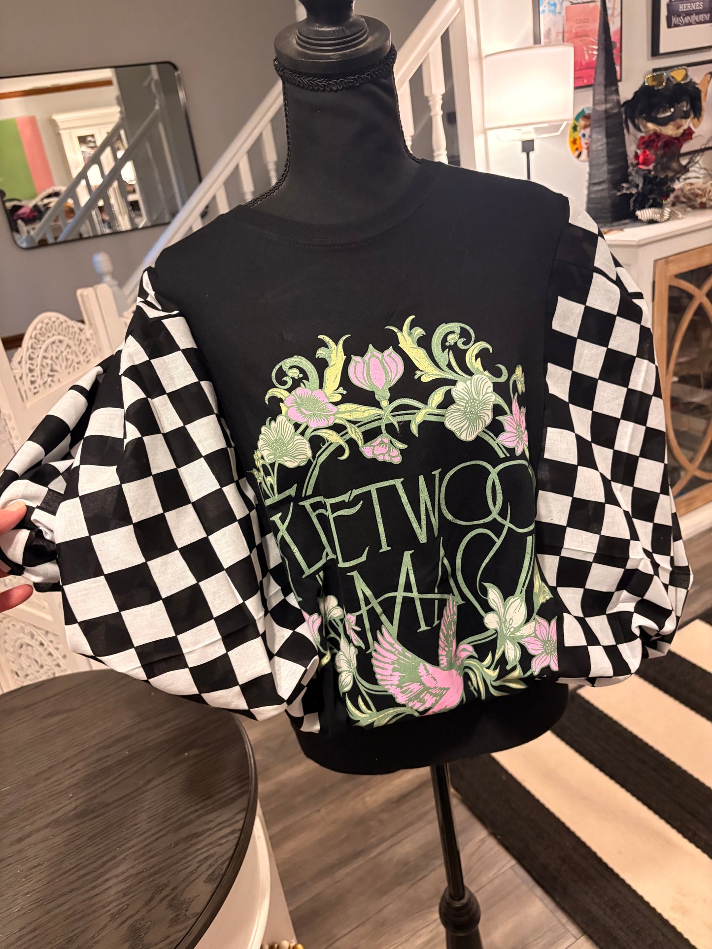Rumors Bubble Bandana Sleeve Tee Fits a Small to XXL