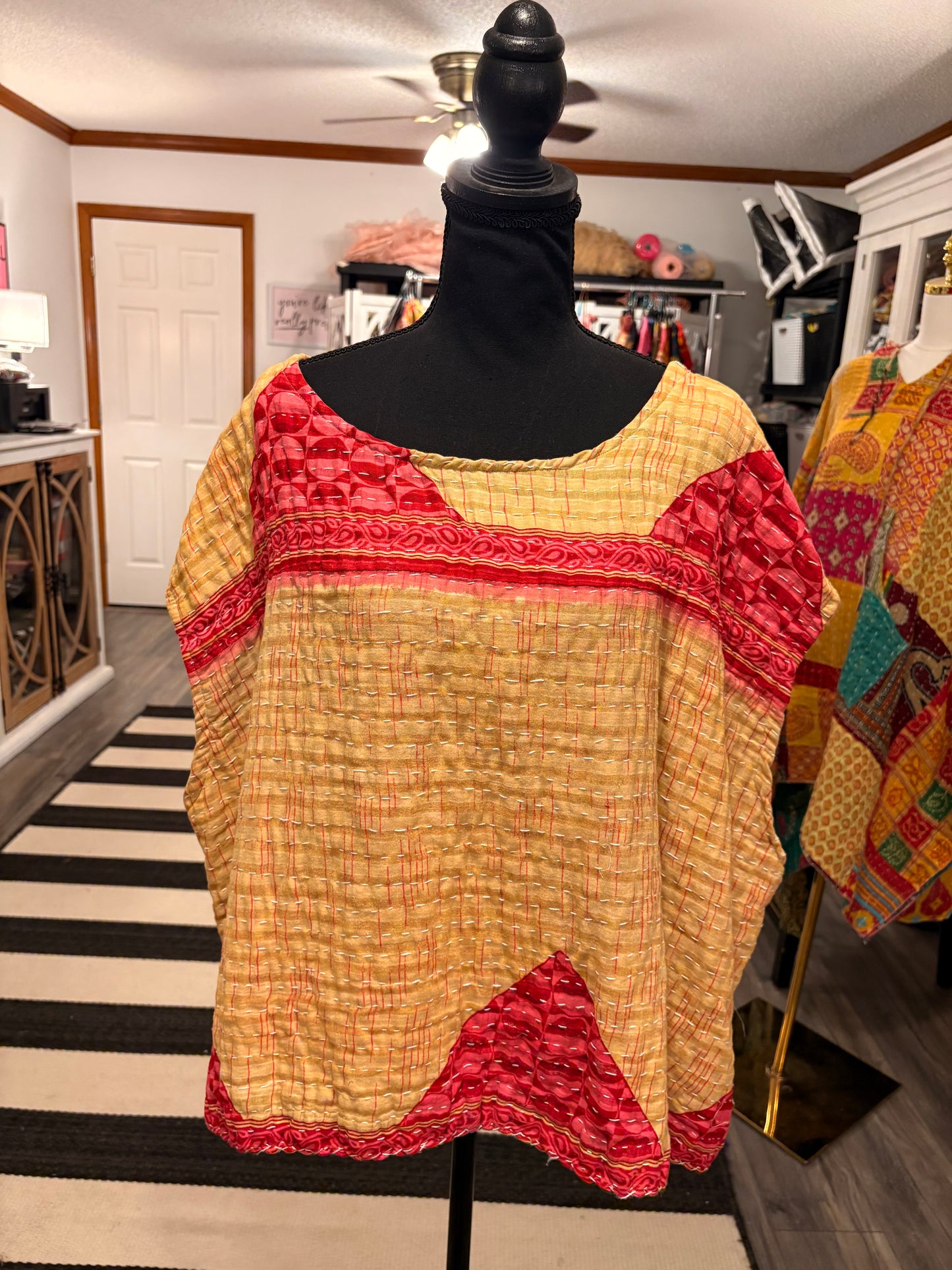 Maureen Kantha Top One Size Fits a Small to XL 6-14
