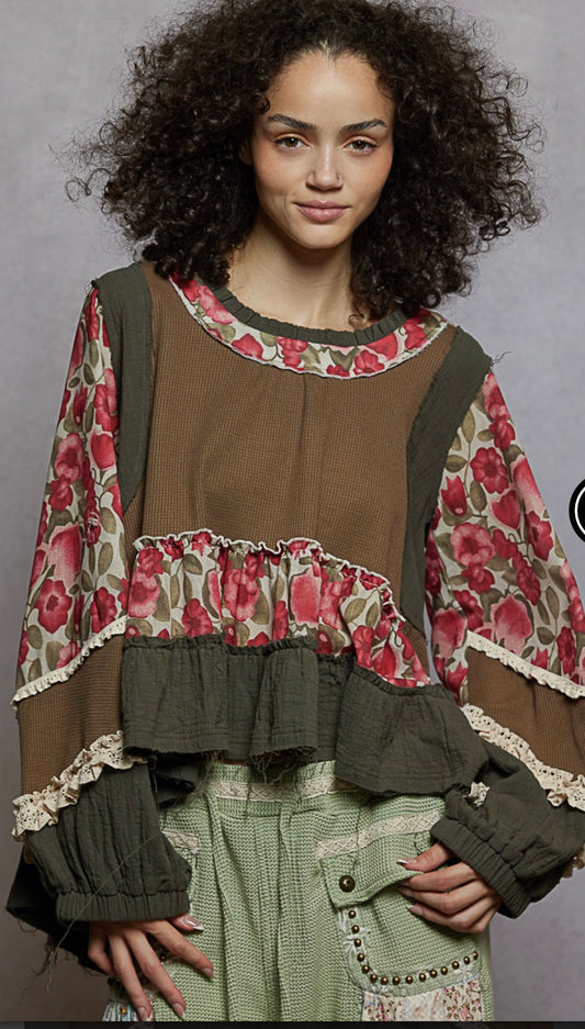 POL Herb And Rose Garden Ruffle Top