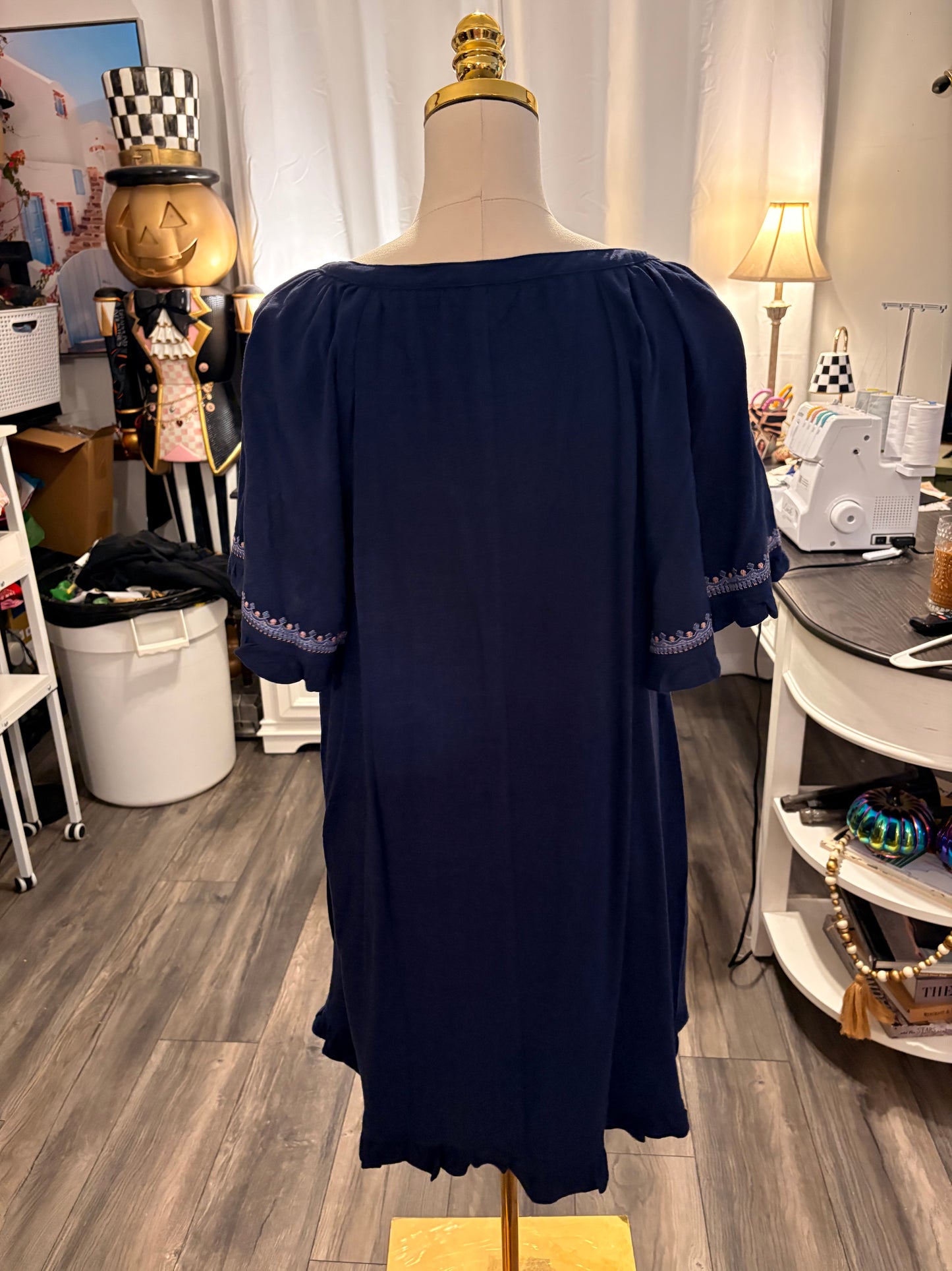 Embroidered Vneck Dress Large