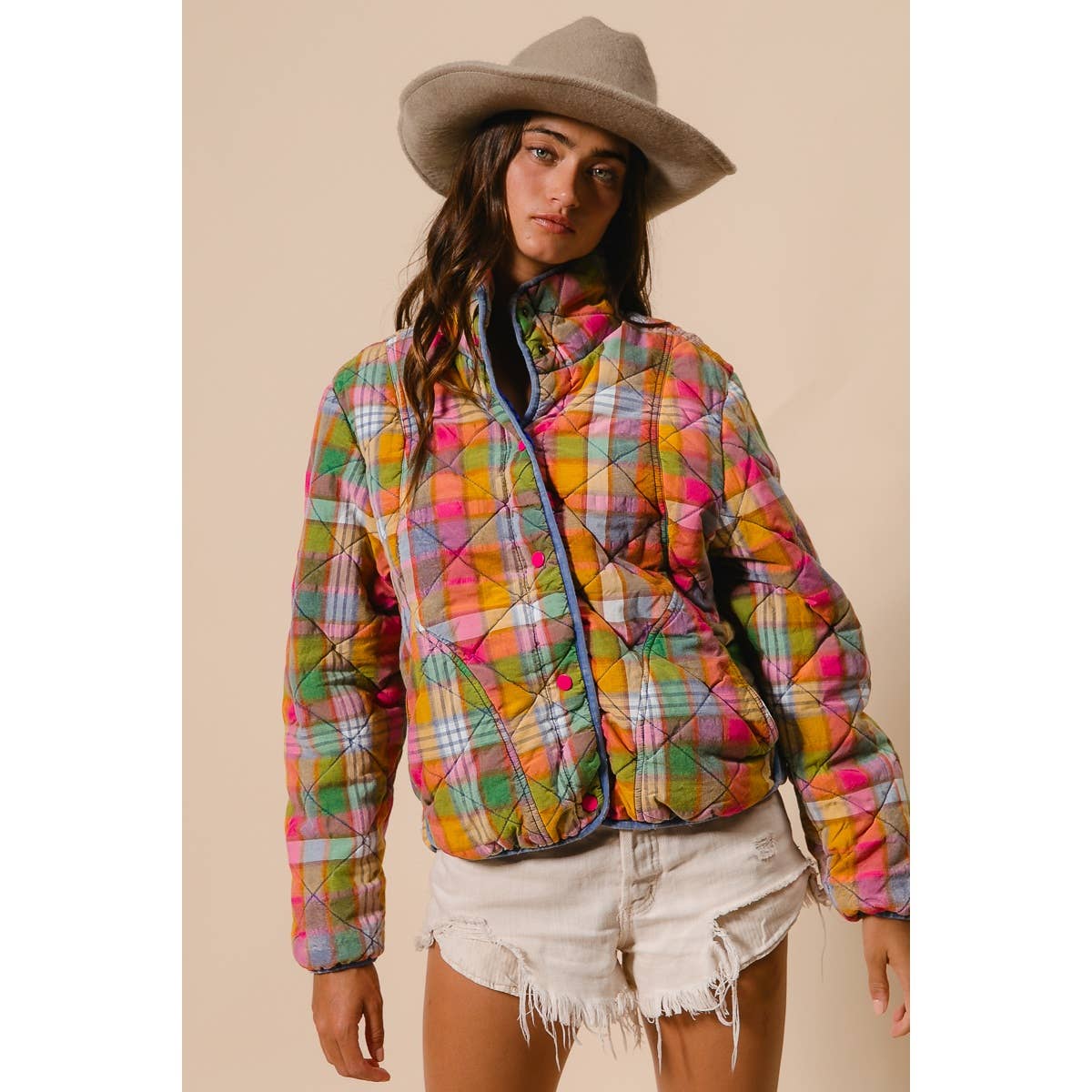 BLEACHED VINTAGE PLAID QUILTED JACKET WITH POCKETS: STAINED GLASS / L