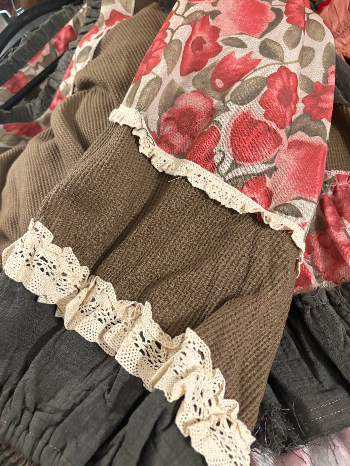 POL Herb And Rose Garden Ruffle Top