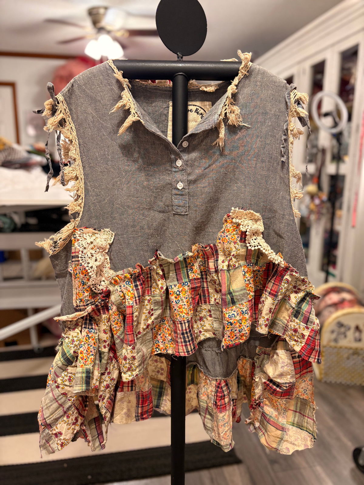 Holly Prairie Hi/Lo Top Fits a Large/XL