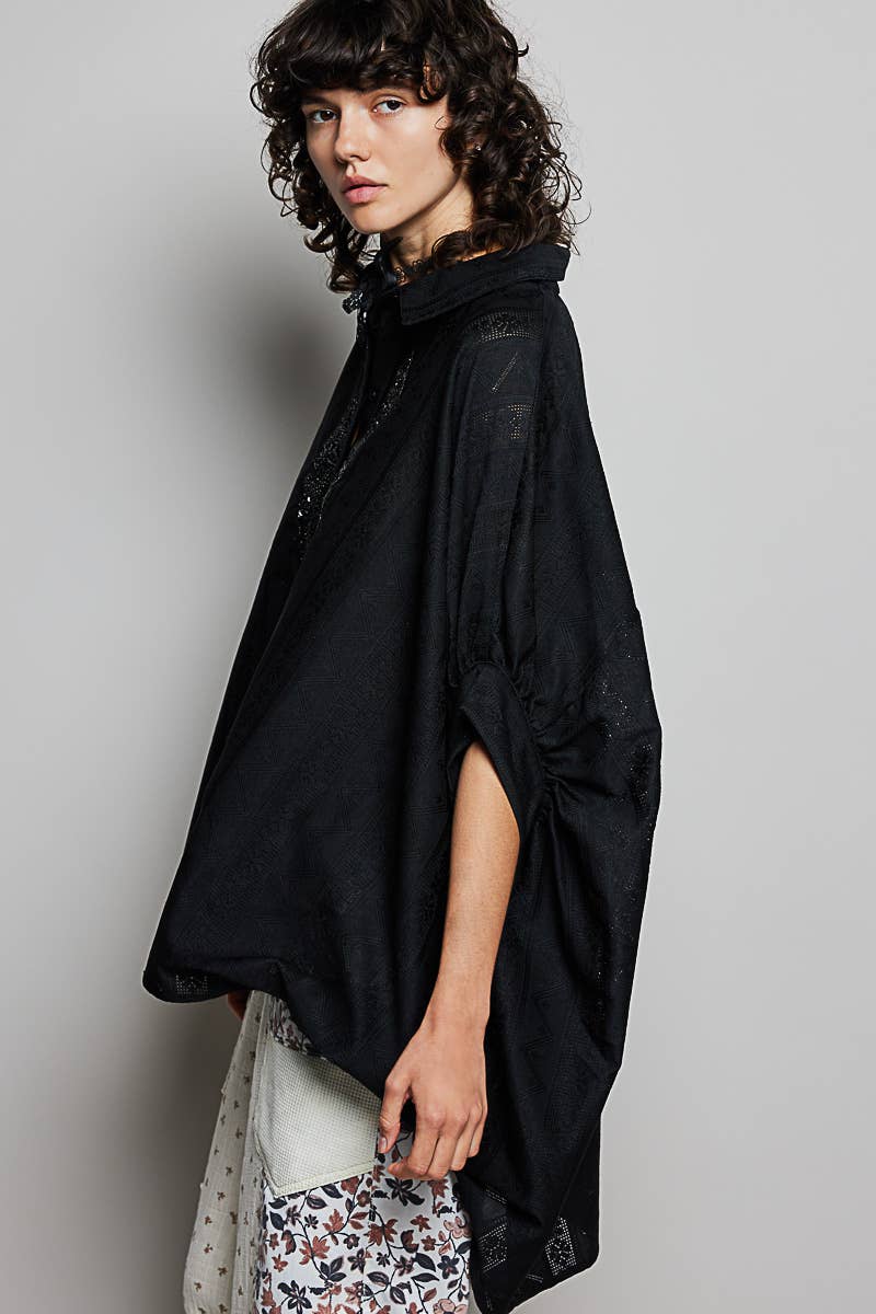 Lace Trim Point Half Sleeve Relaxed Fit Shirt Top: Black / S