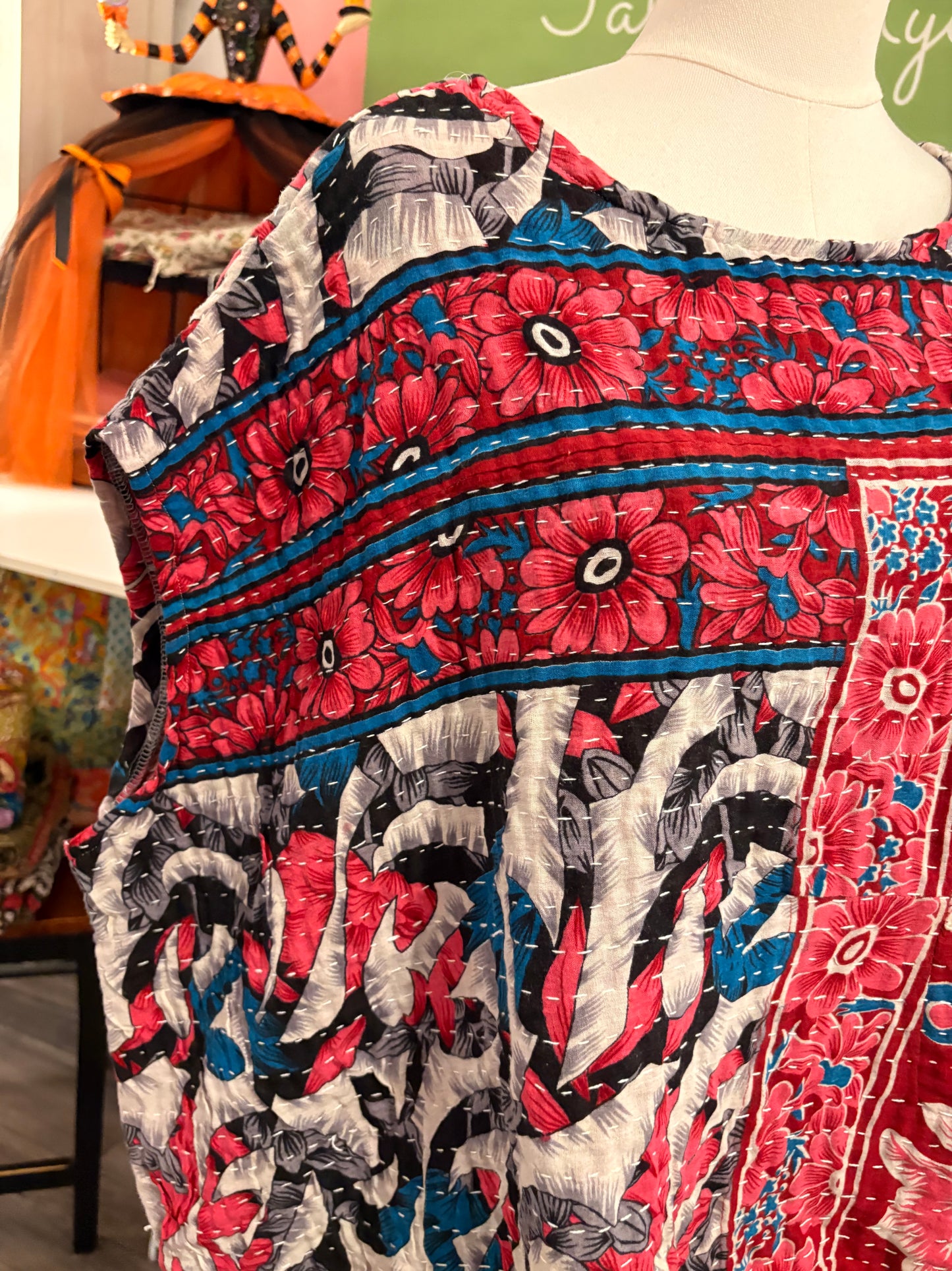 Jan Kantha Top One Size Fits a Small to XL 6-14