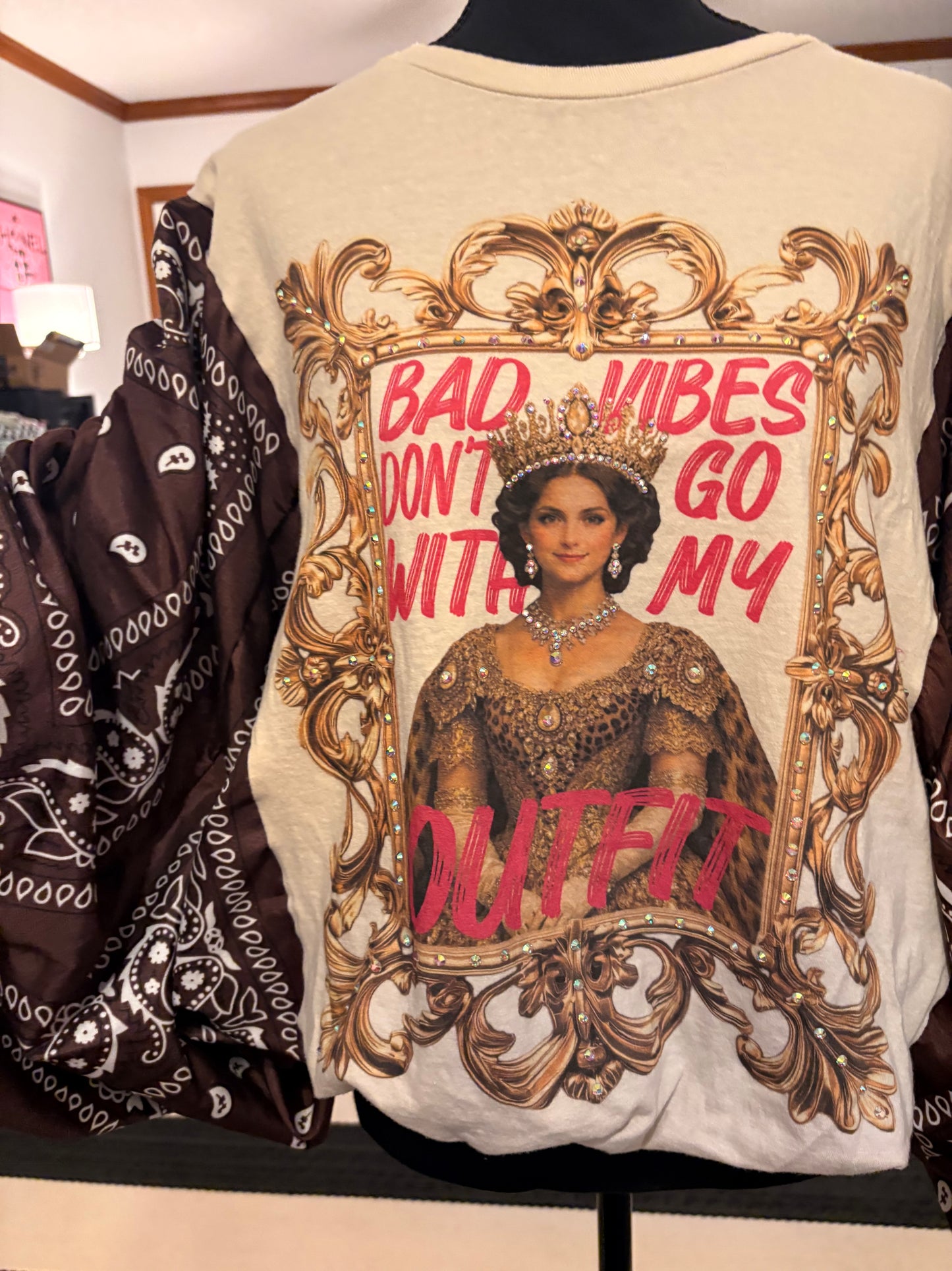 Bad Vibes Don’t Go With My Outfit Bubble Bandana Sleeve Tee Fits a Small to XXL