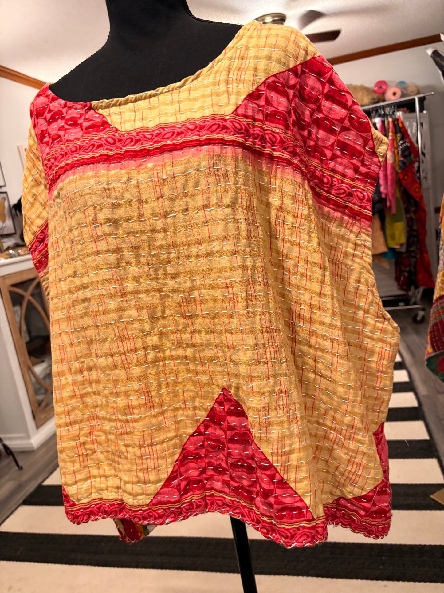 Maureen Kantha Top One Size Fits a Small to XL 6-14