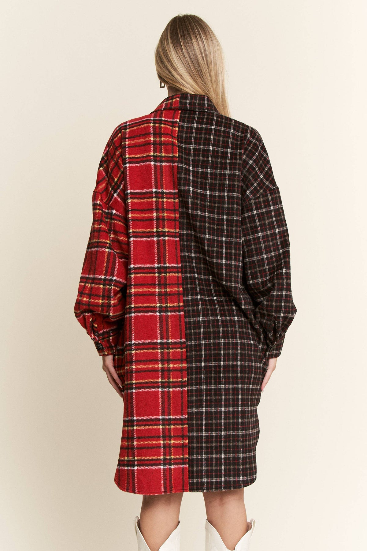 PLUS SIZE OPPOSITES ATTRACT FLANNEL JACKET: BLACK/RED / 1X/2XL
