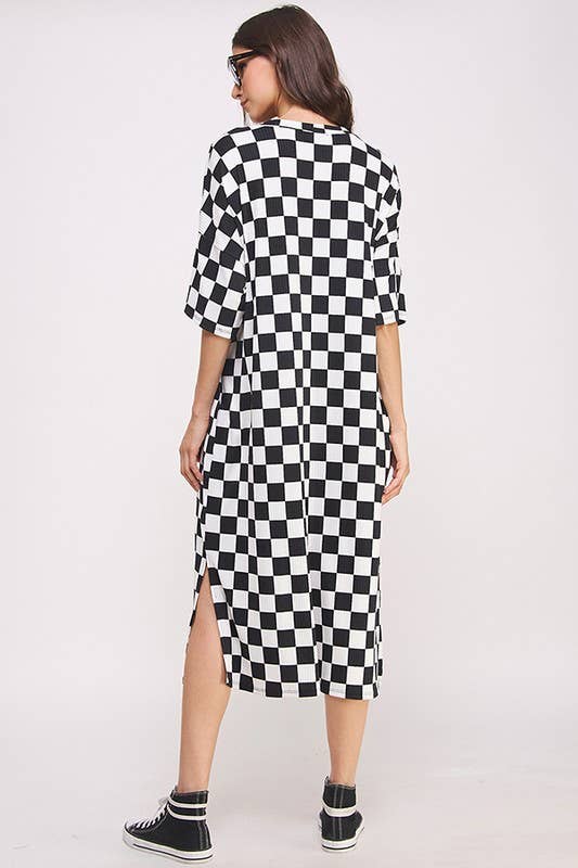 1/2 SLEEVE RIBBED CHECKERBOARD MIDI DRESS: BLACK/WHITE