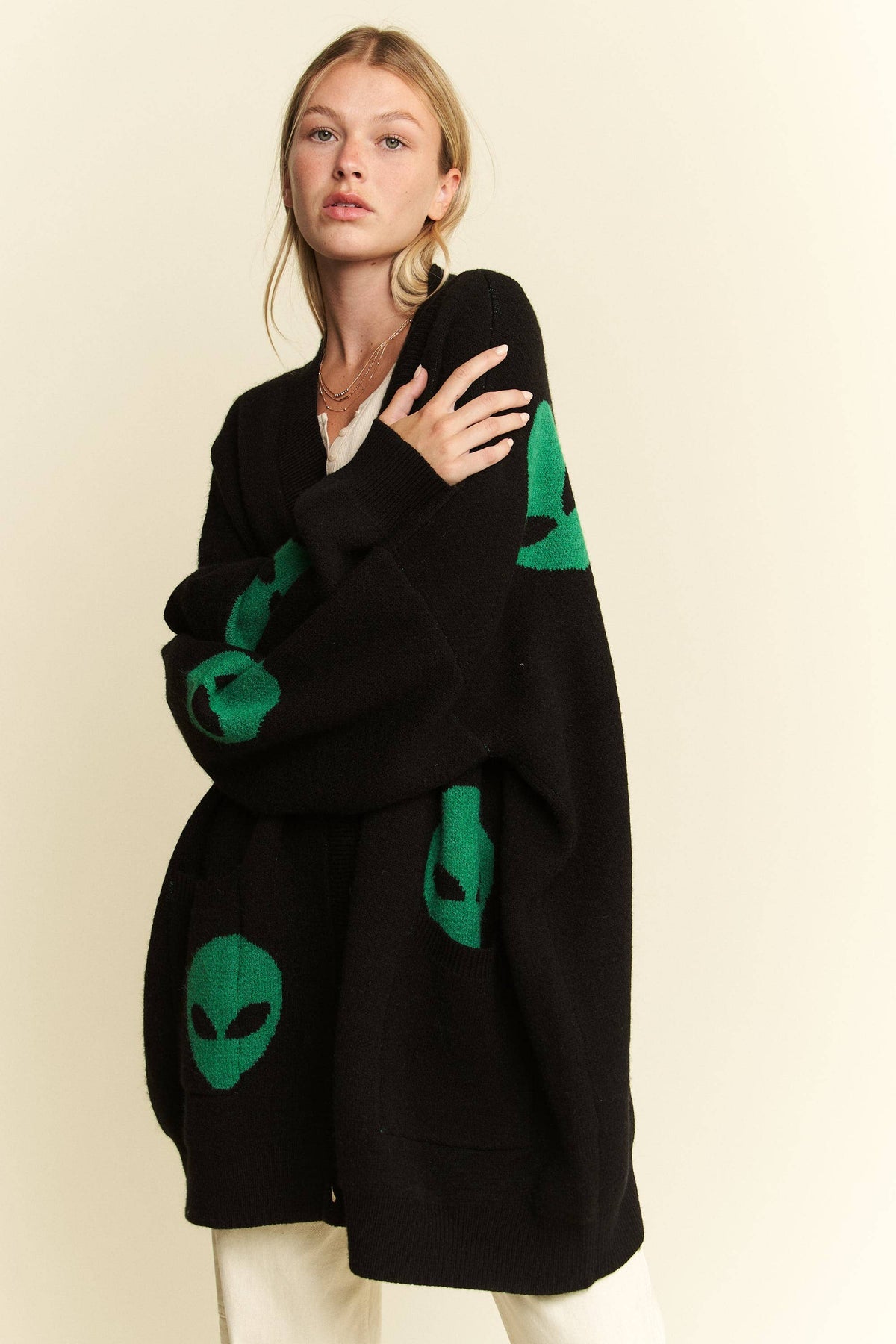 OVERSIZED ALIEN CARDIGAN: Black