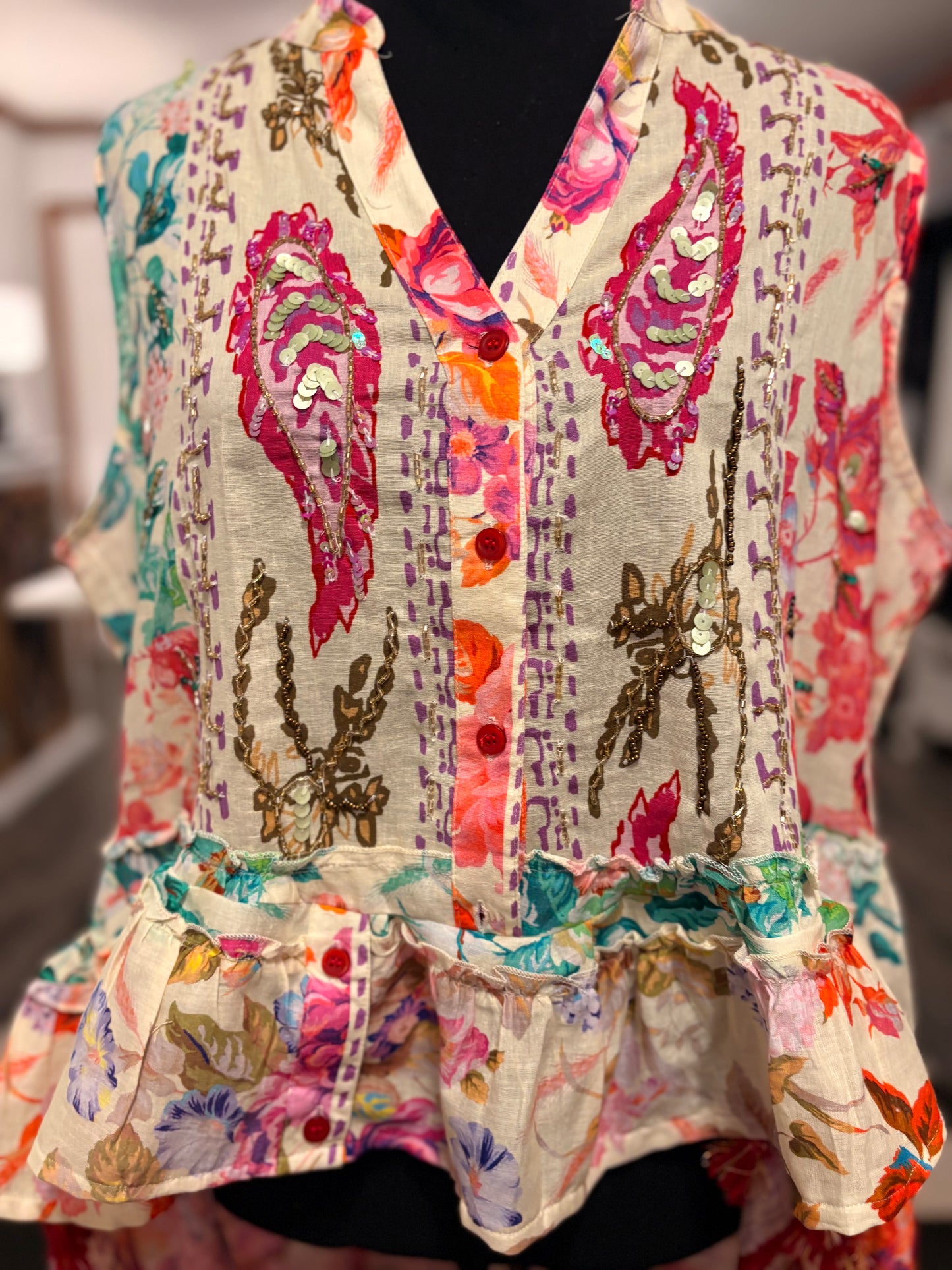Mira Beaded Floral Hi/Lo Top Fits a Large/XL
