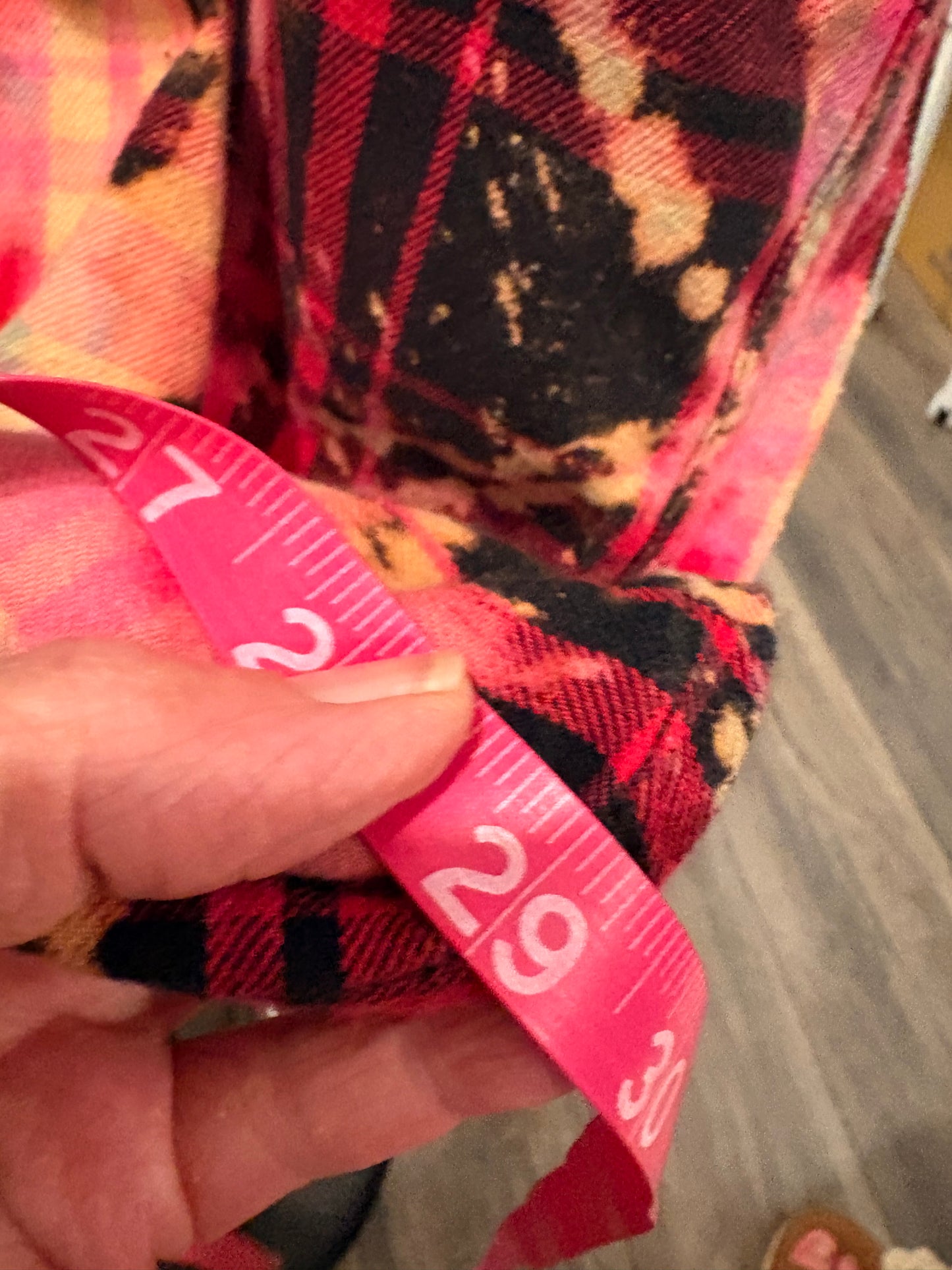 Flashy Flannel Guns & Roses One Size Fits a Small to XXL 4-16