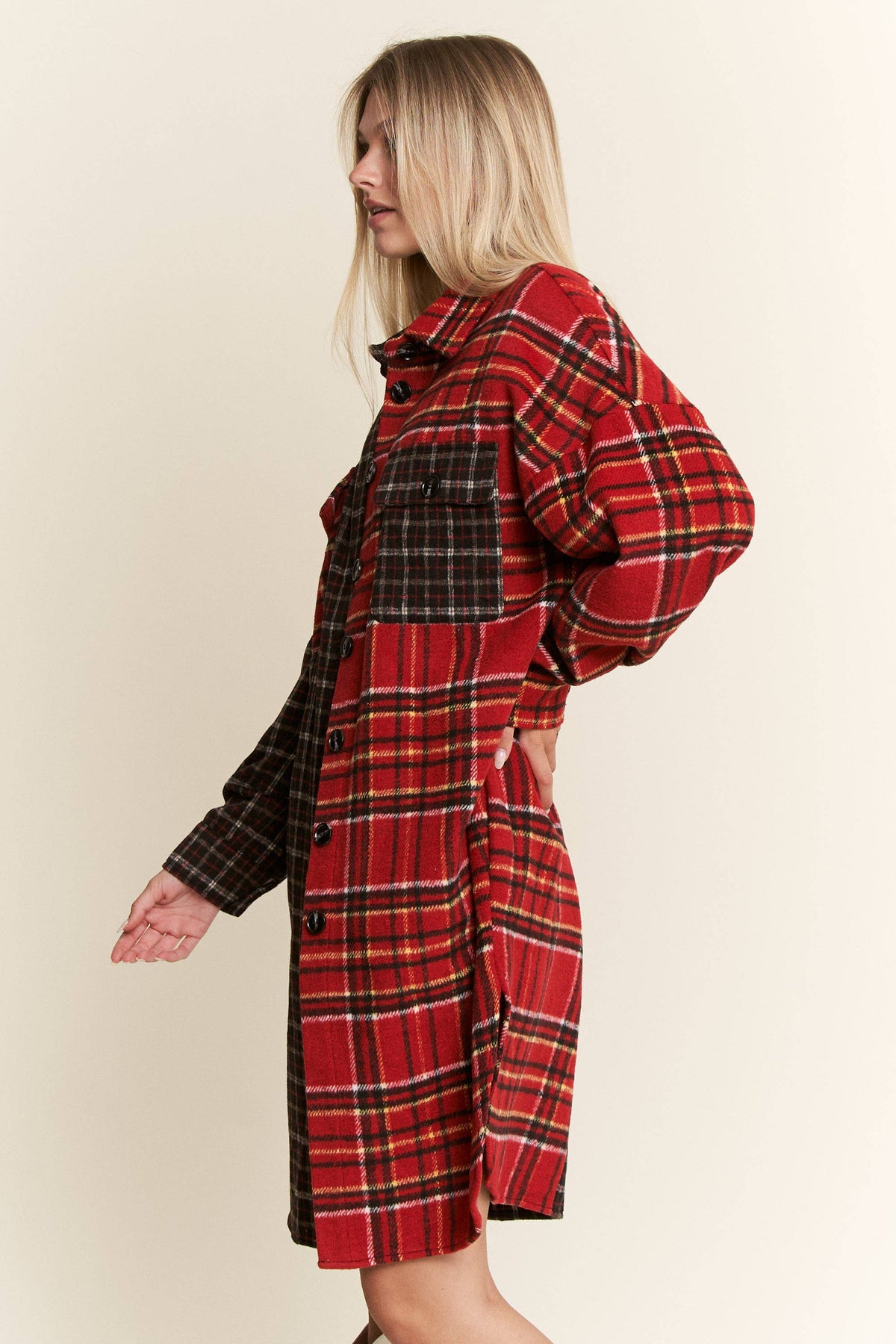 PLUS SIZE OPPOSITES ATTRACT FLANNEL JACKET: BLACK/RED / 1X/2XL