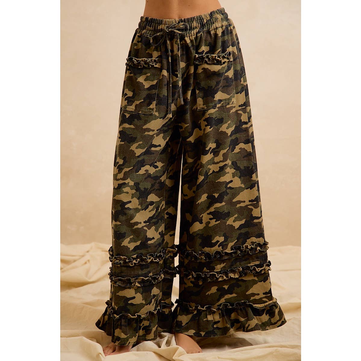 CAMOUFLAGE PRINTED TWILL RUFFLED DETAIL WIDE PANTS: CAMOUFLAGE / M 6-10
