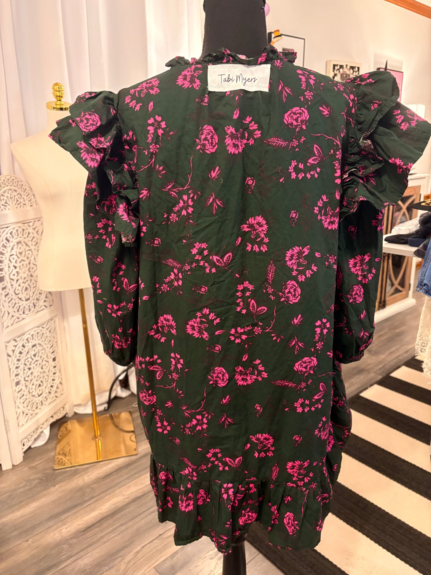 Sami Hi/Lo Top Fits a Large/XL