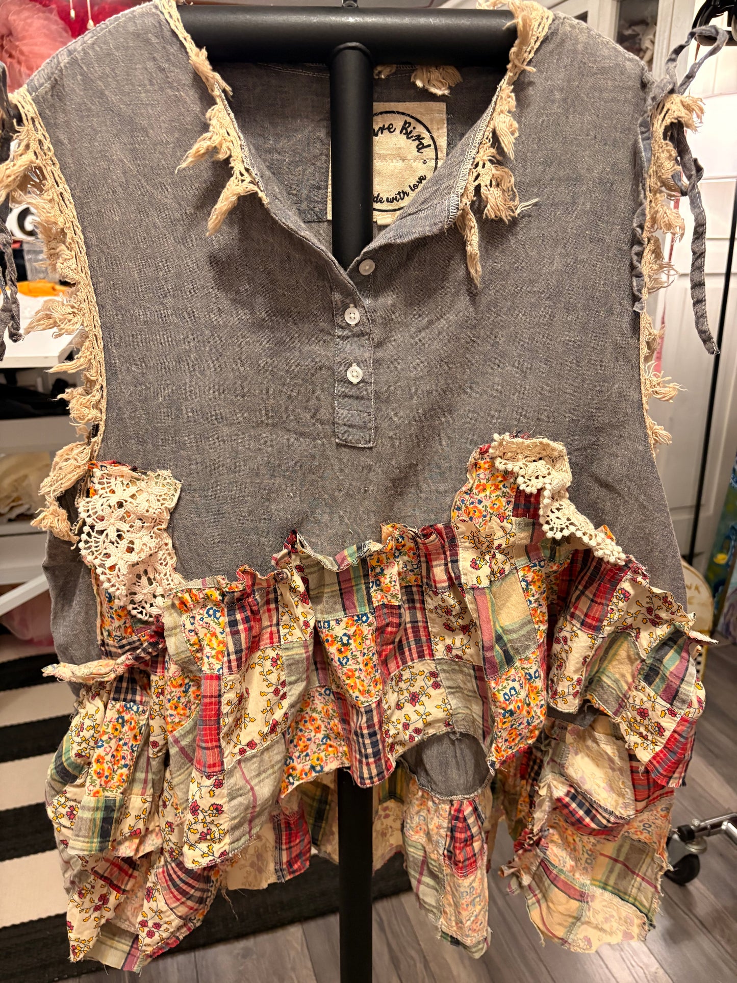 Holly Prairie Hi/Lo Top Fits a Large/XL