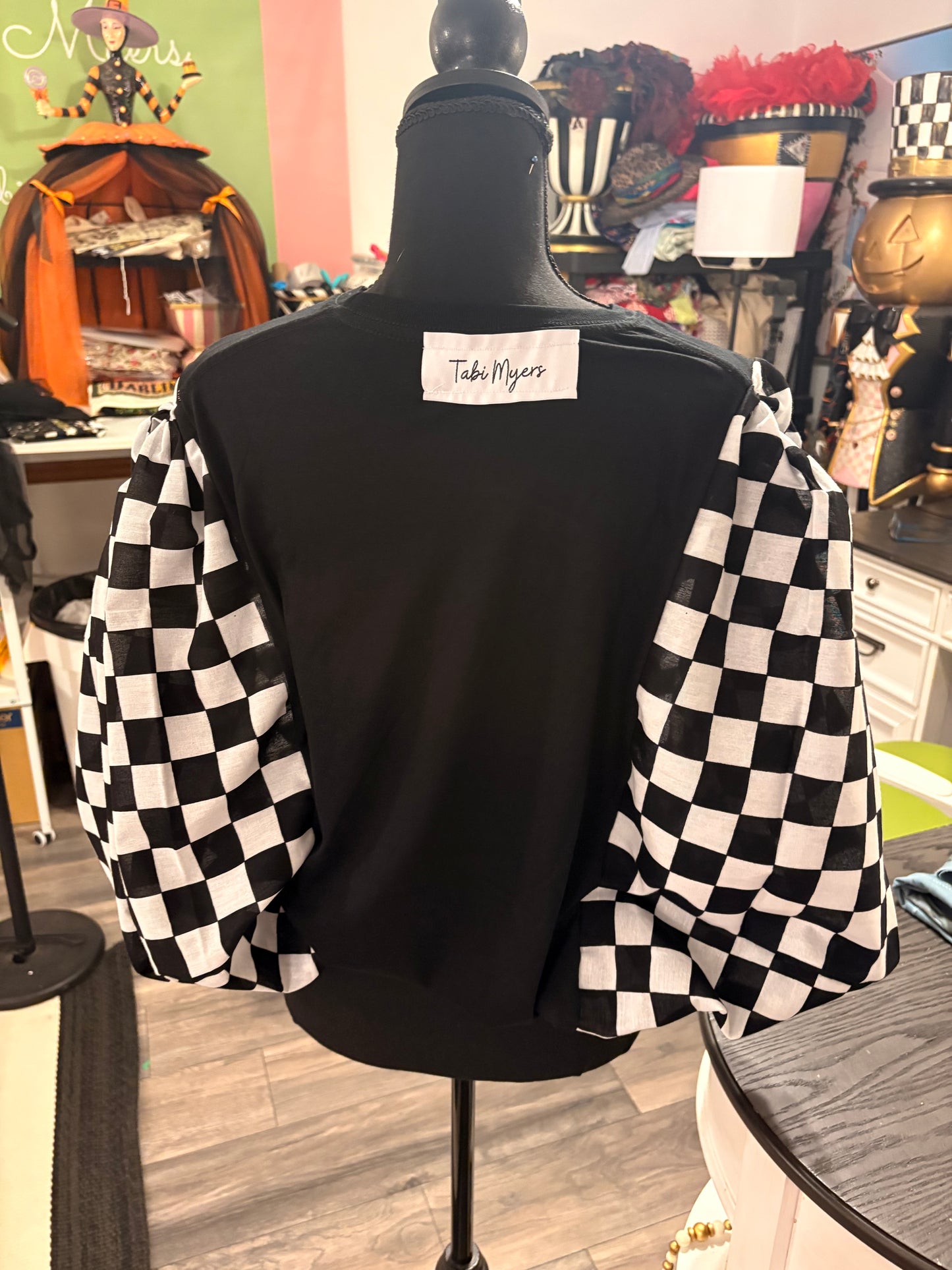 Rumors Bubble Bandana Sleeve Tee Fits a Small to XXL