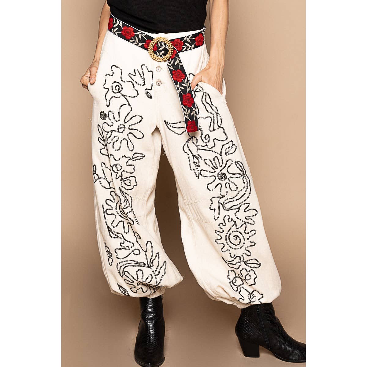 Floral embroidered pattern solid twill pants: DRIED APPLE / M