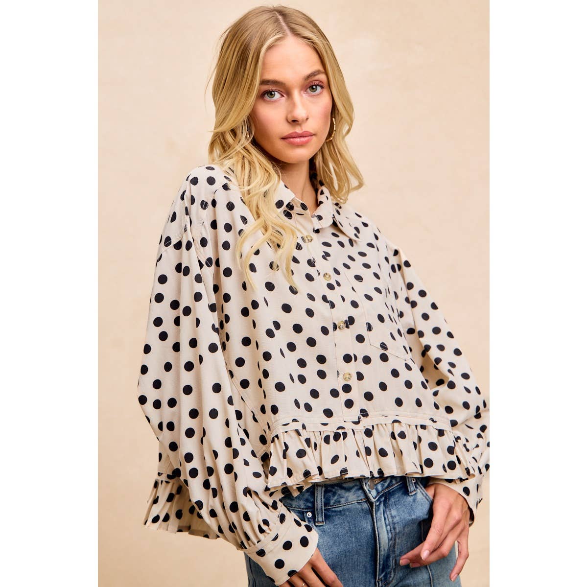 CRINKLE POLKA DOT RUFFLED HEM BUTTON UP SHIRT TOP: CREAM/BLACK / XL 14-18