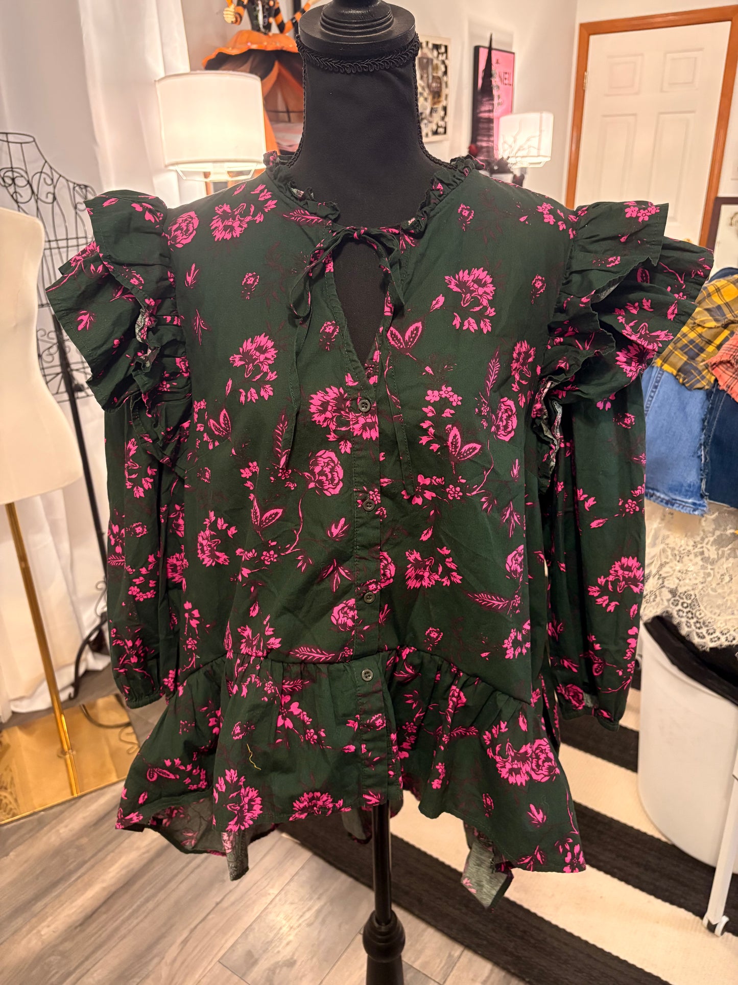 Sami Hi/Lo Top Fits a Large/XL