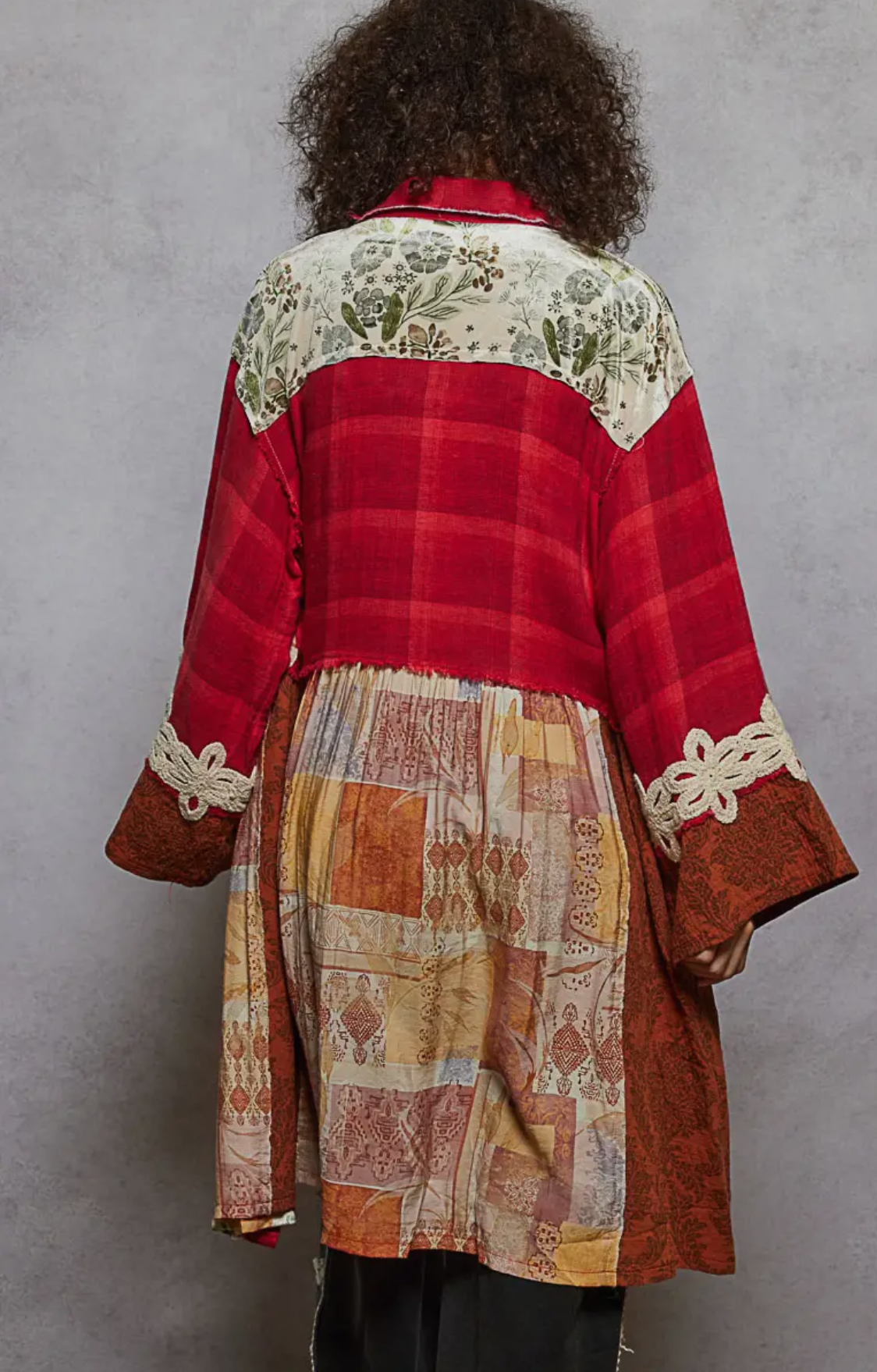 Long sleeve spangle crochet trim plaid knee length shirt top: RED MULTI / S